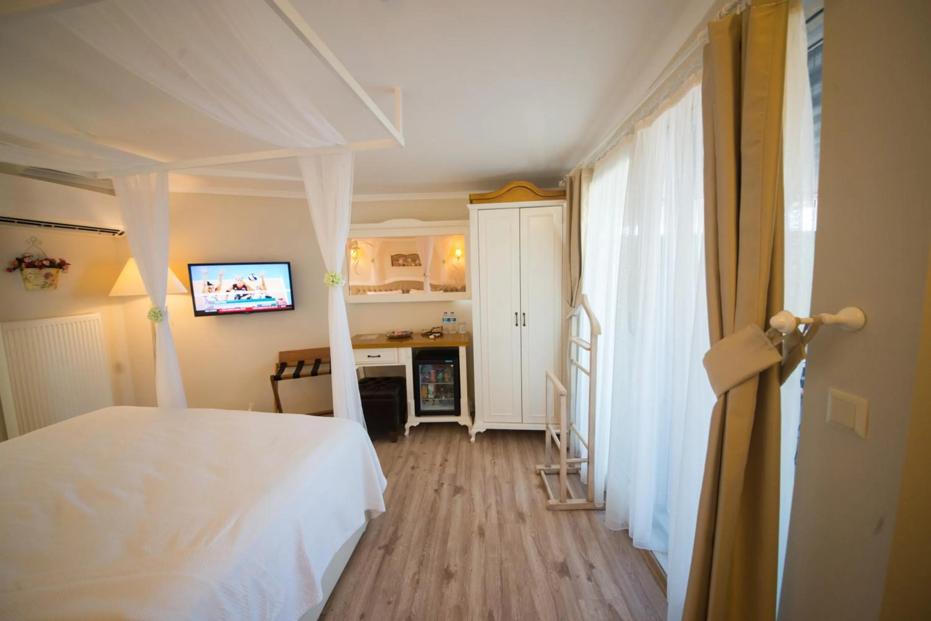 Photo of the whole room, Bed in Biga Palas Hotel