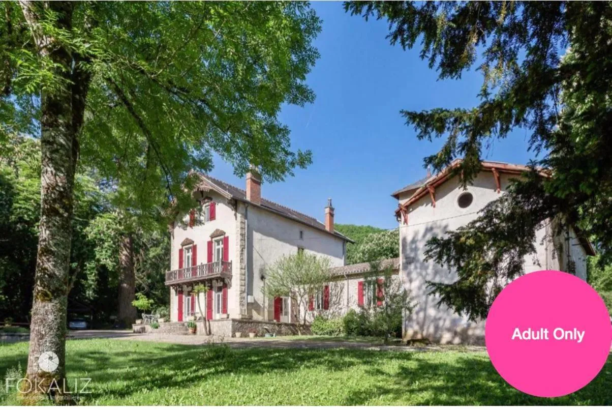 Property building in Domaine La Rose