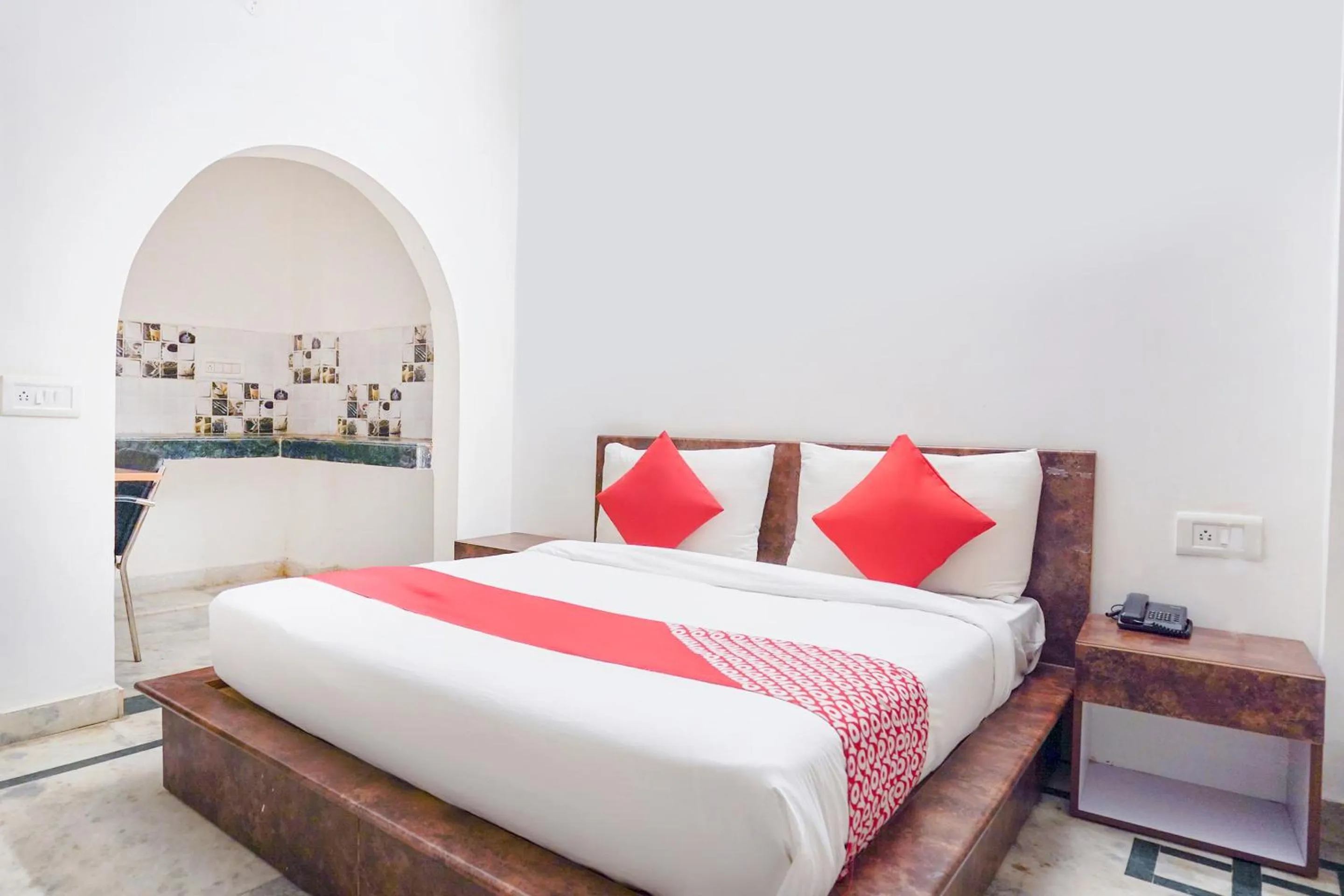 Bedroom, Bed in Hotel O Ratiram Palace BY Wamson