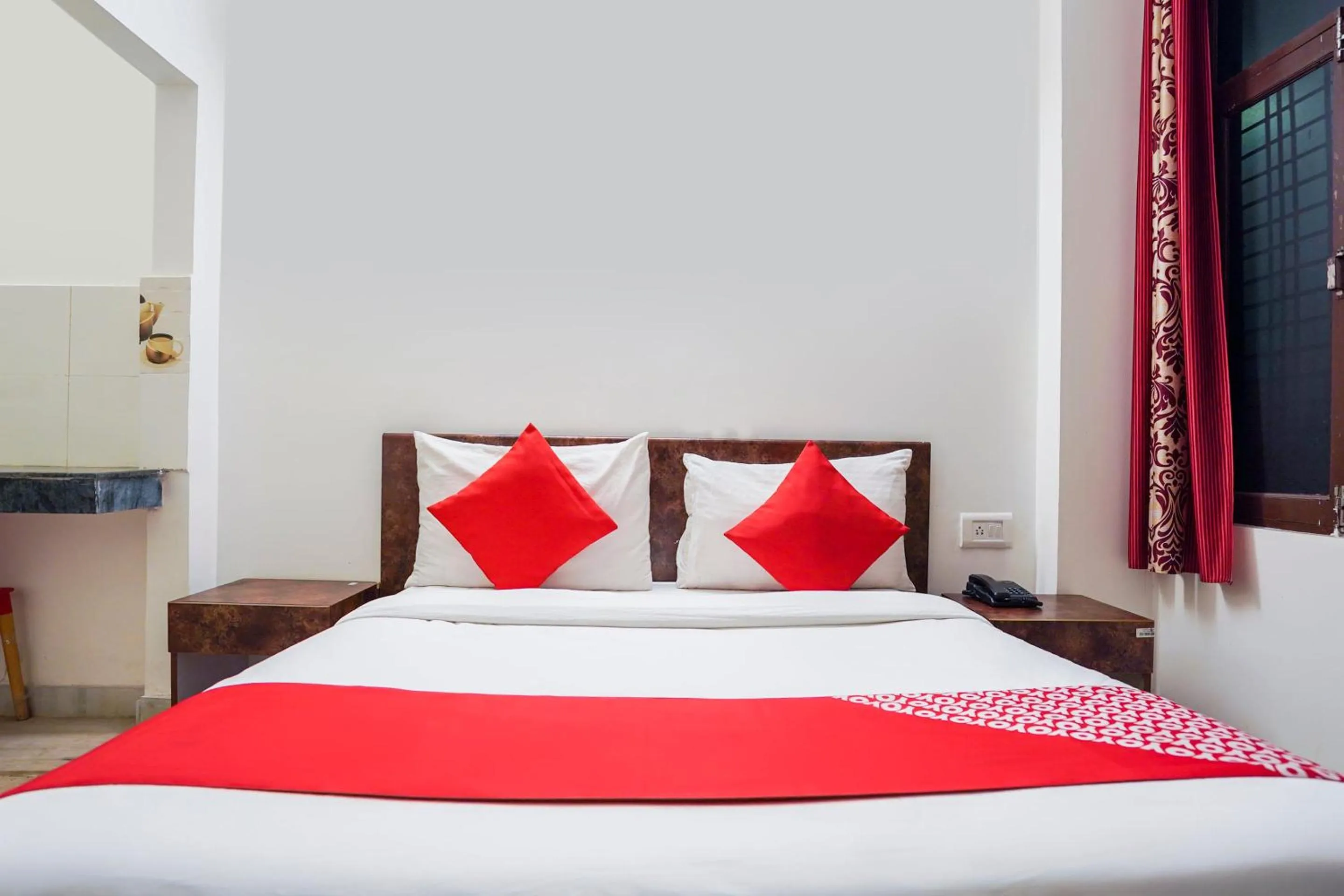 Bedroom, Bed in Hotel O Ratiram Palace BY Wamson