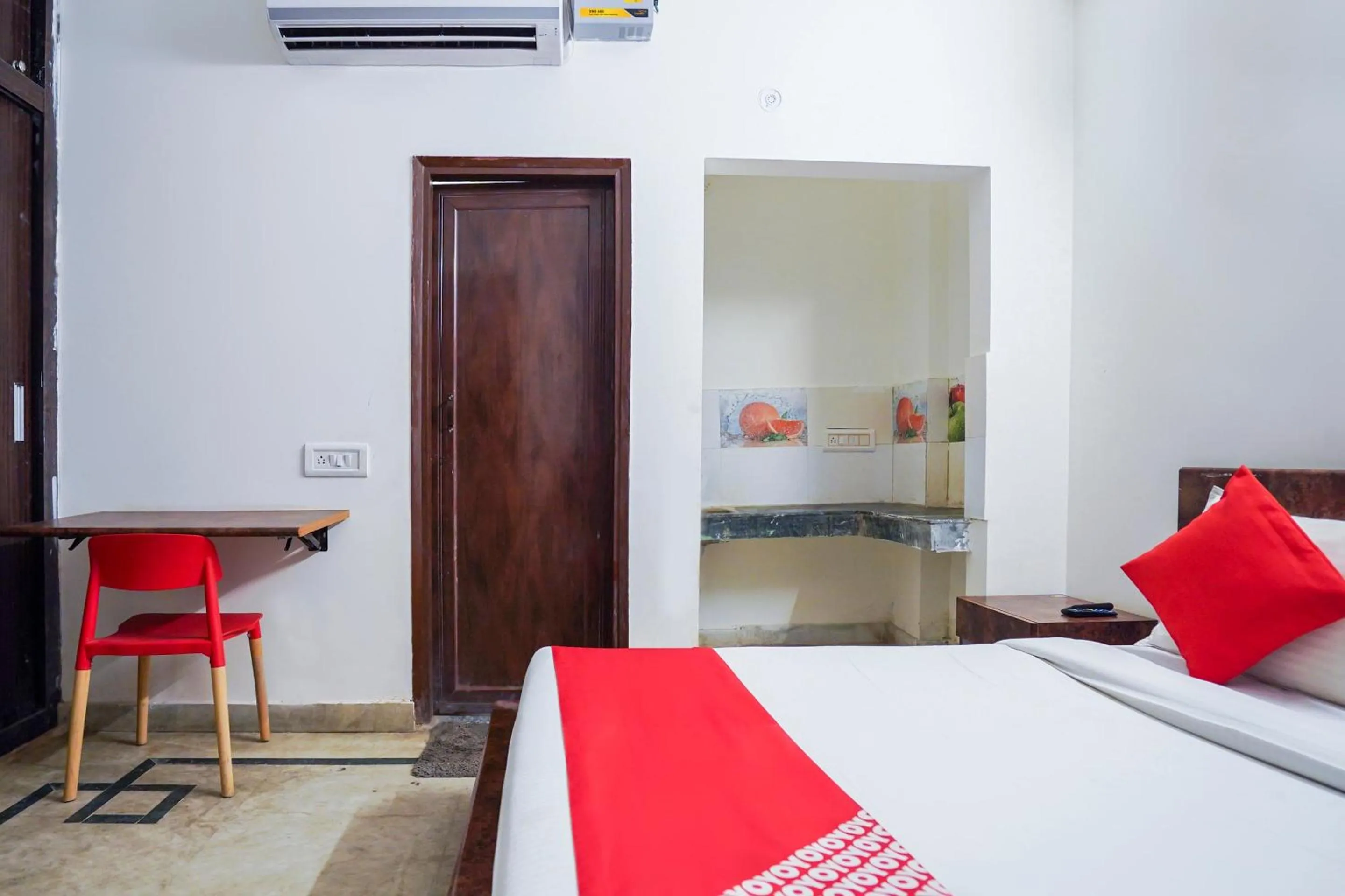 Bedroom, Bed in Hotel O Ratiram Palace BY Wamson