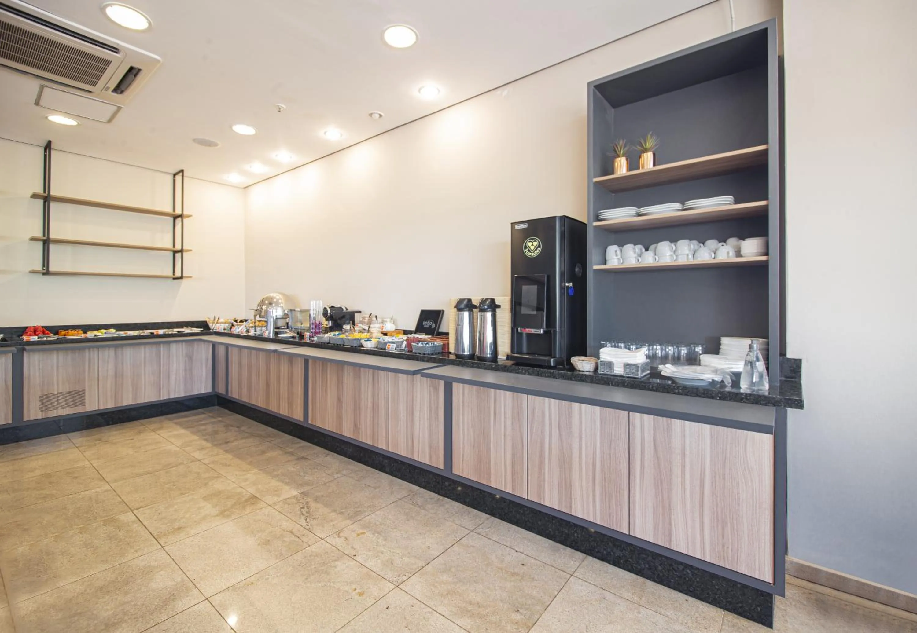 Food and drinks in HUS HOTEL Dourados