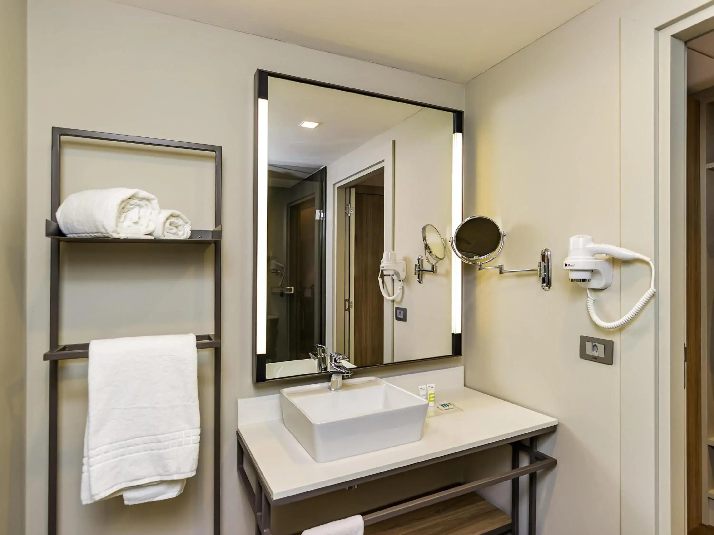 Superior Double Room - single occupancy in Mercure Itajai Navegantes Superior Double Room - single occupancy in Mercure Itajai Navegantes