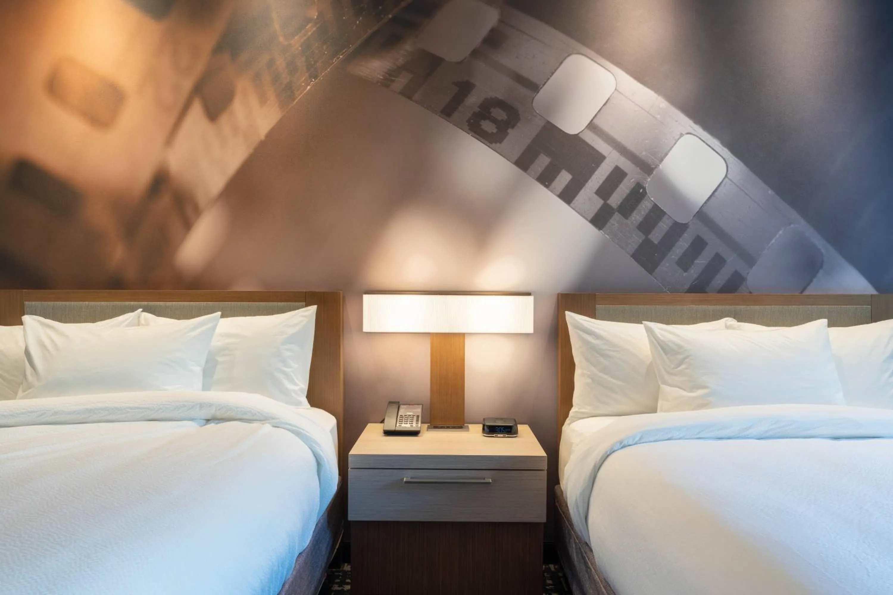 Photo of the whole room, Bed in Courtyard by Marriott Thousand Oaks Agoura Hills