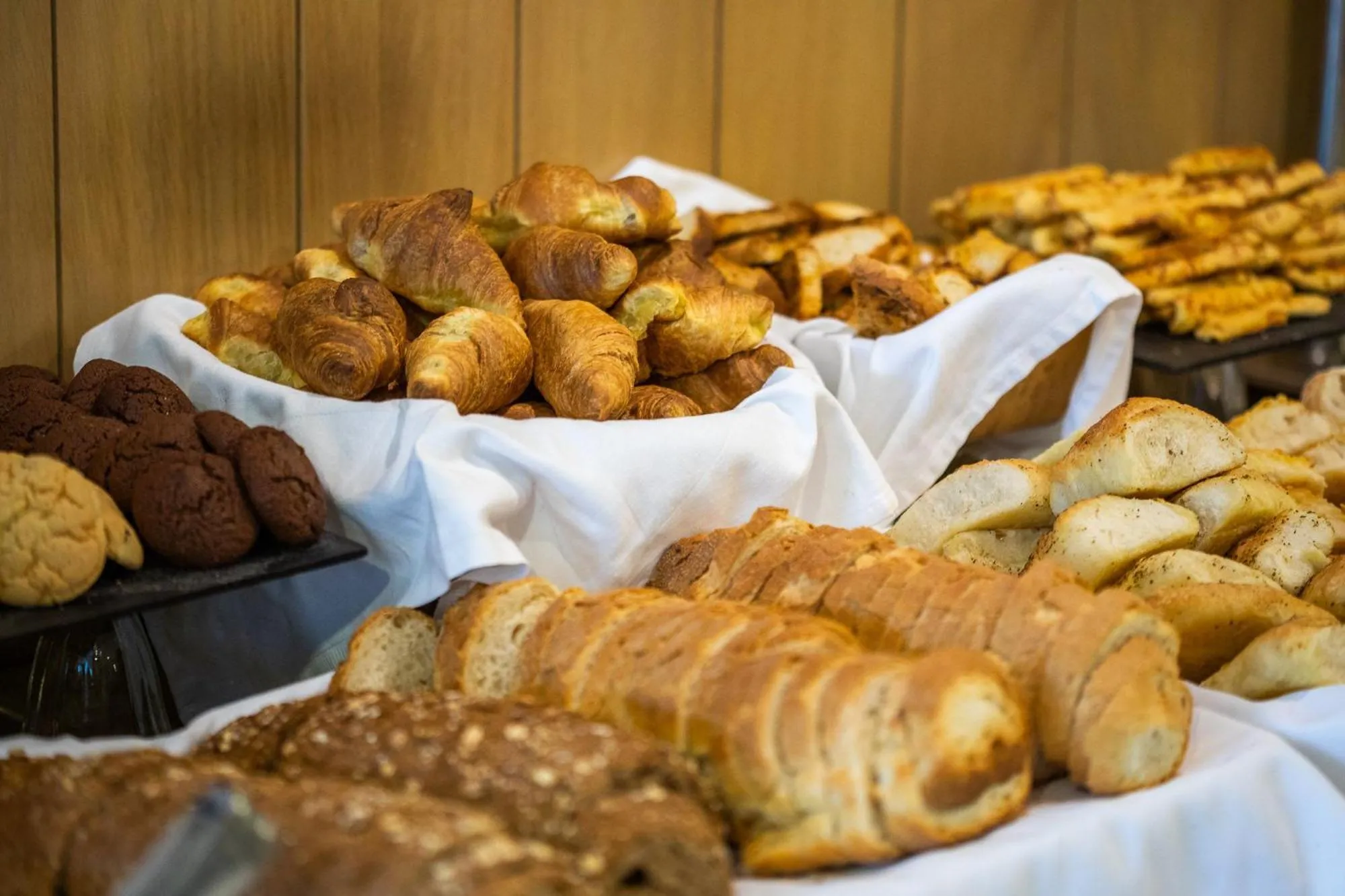 Food and drinks in Skiathos Avaton Hotel, Philian Hotels & Resorts