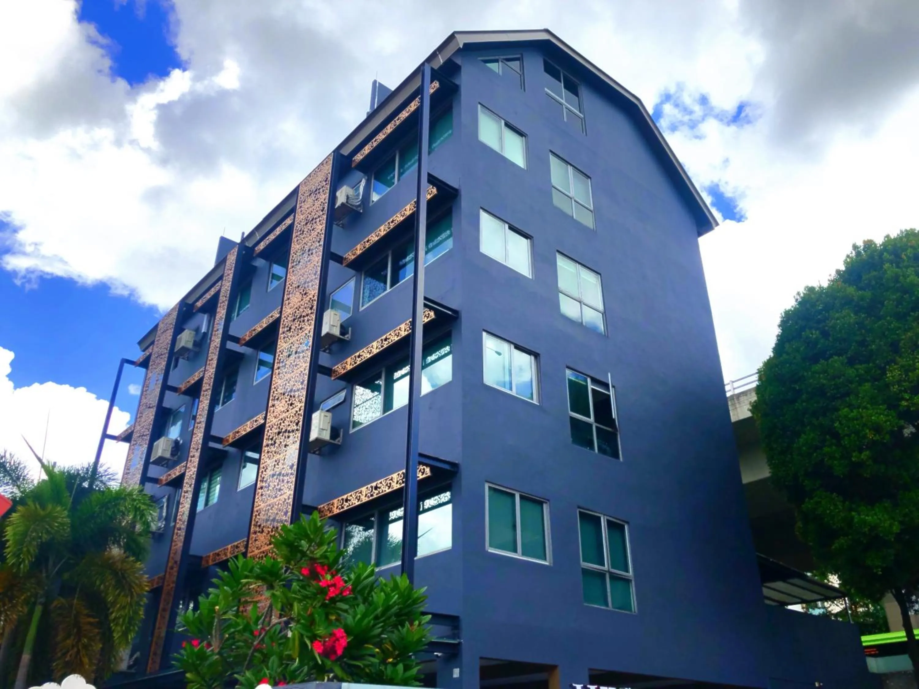 Property building in JJH Serviced Apartments near Serangoon MRT