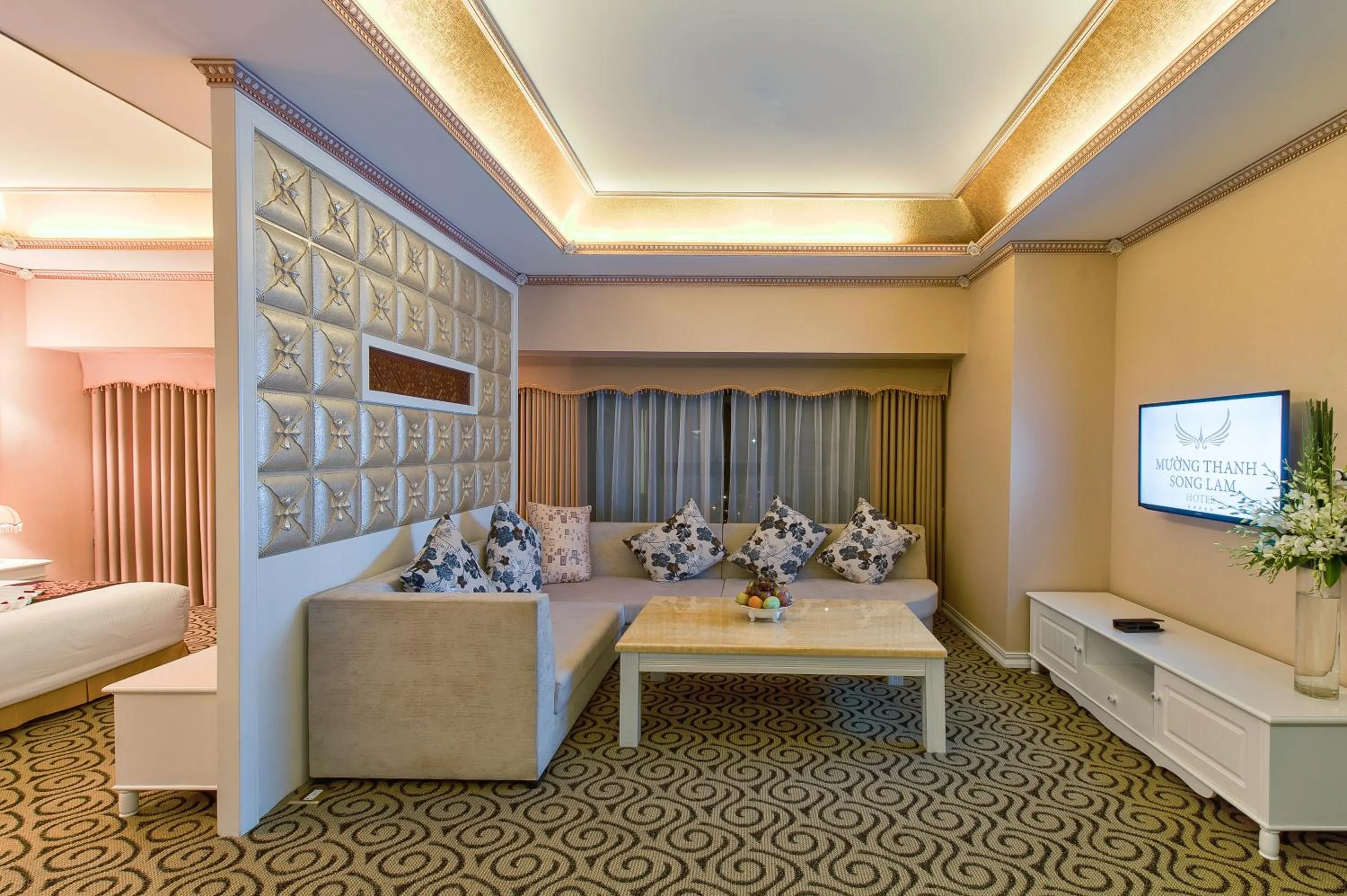Living room, Bed in Muong Thanh Luxury Song Lam Hotel