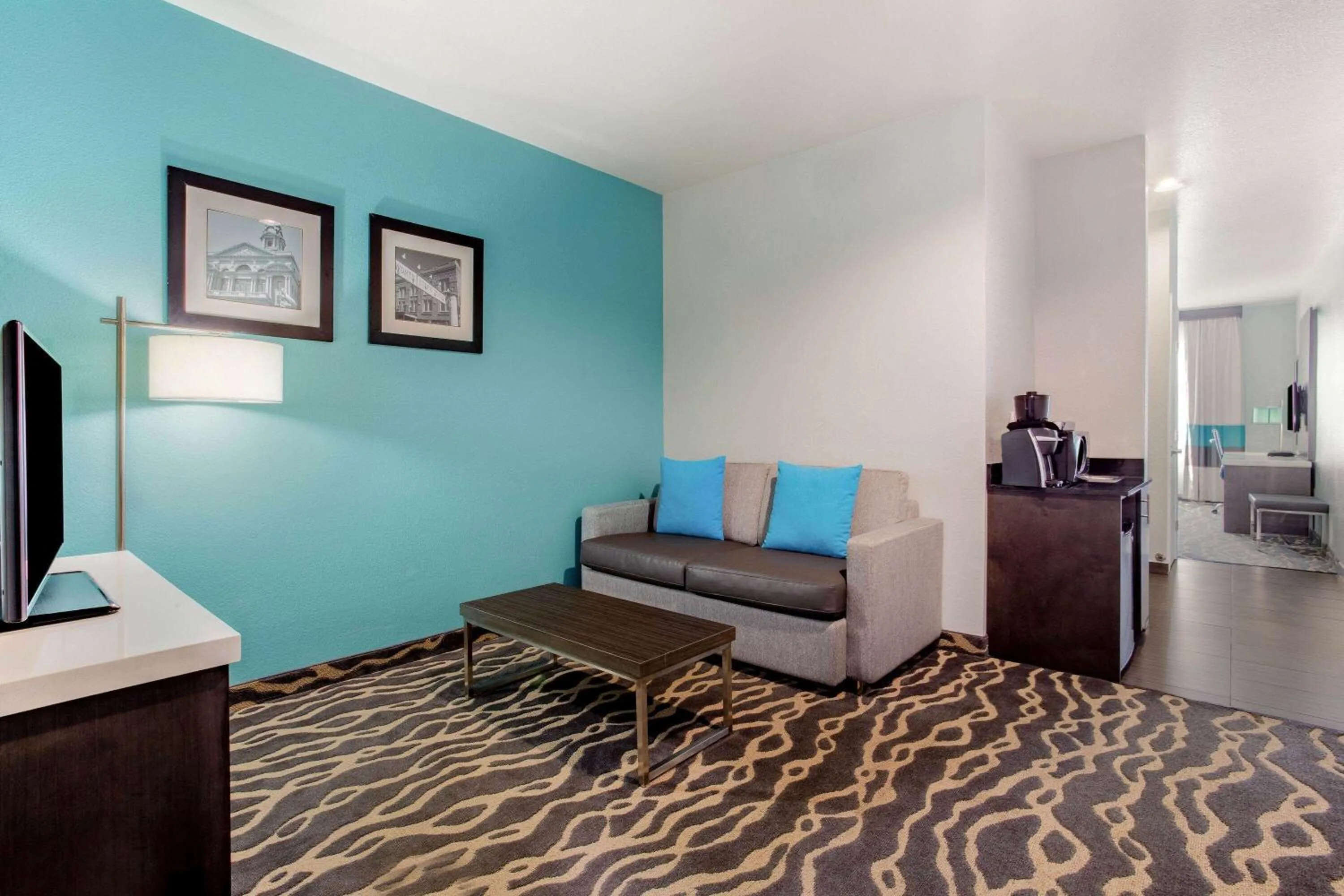 Photo of the whole room in La Quinta Inn & Suites by Wyndham Northlake Ft. Worth