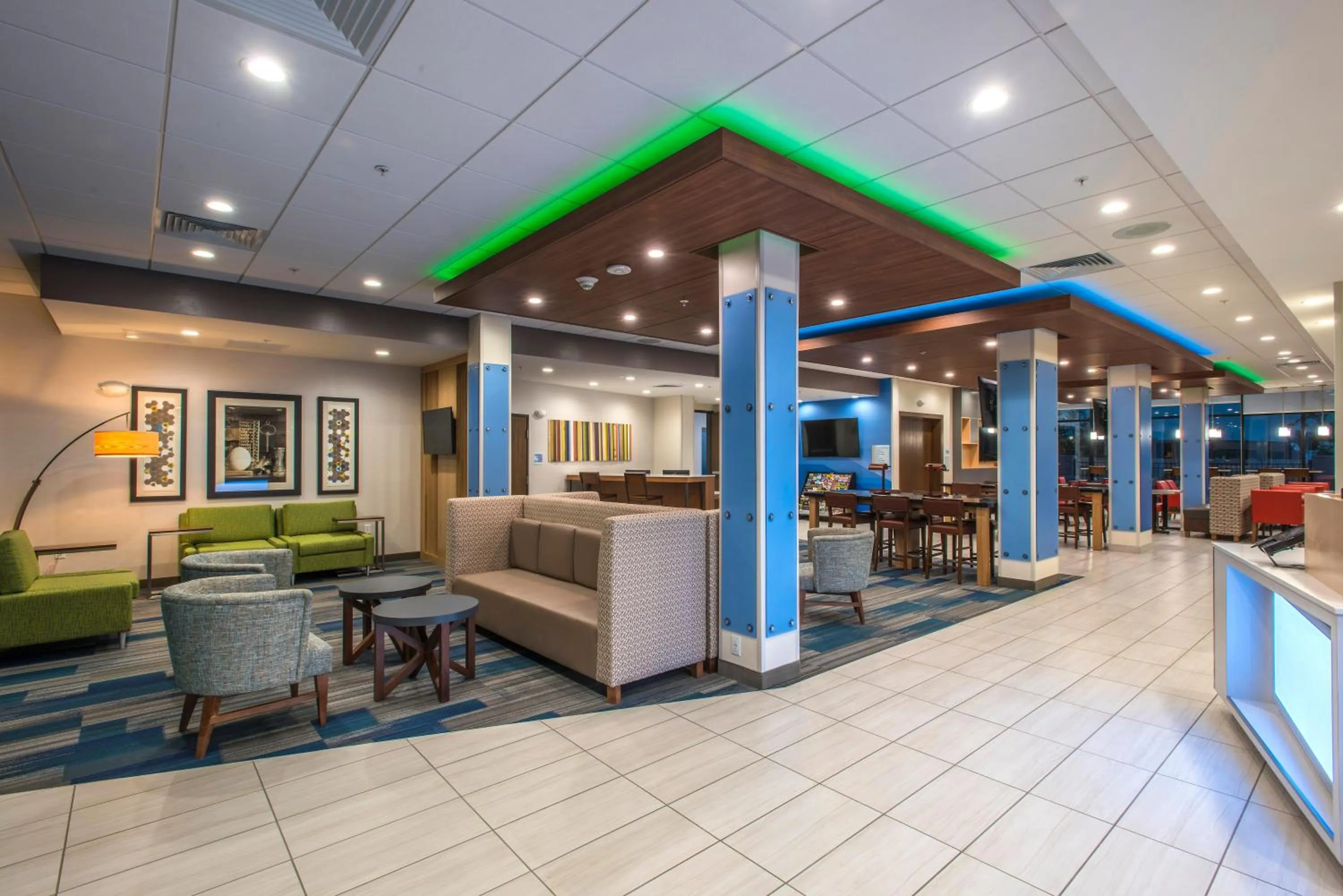 Property building in Holiday Inn Express & Suites - Phoenix North - Happy Valley by IHG