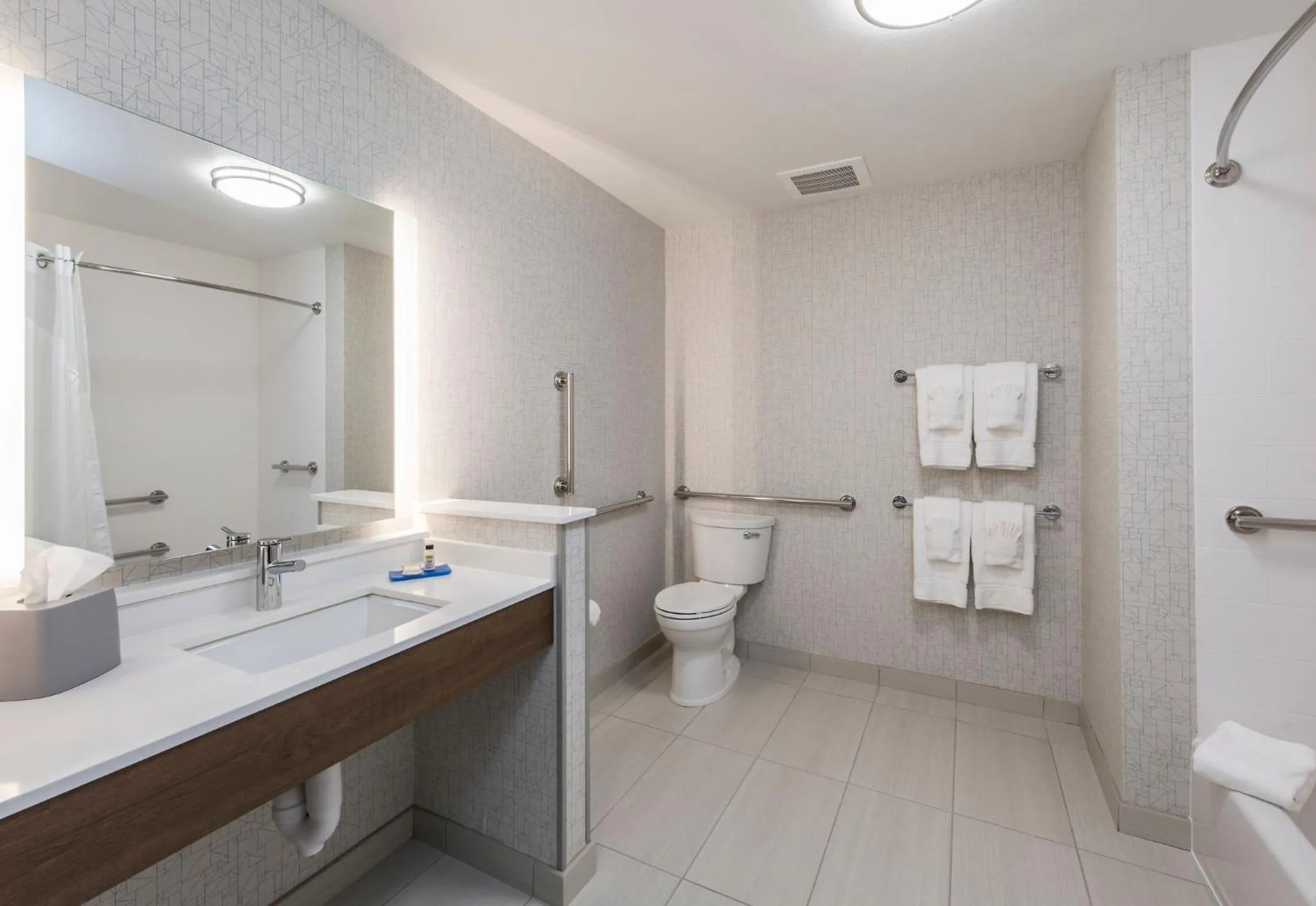 Bathroom in Holiday Inn Express & Suites - Phoenix North - Happy Valley by IHG