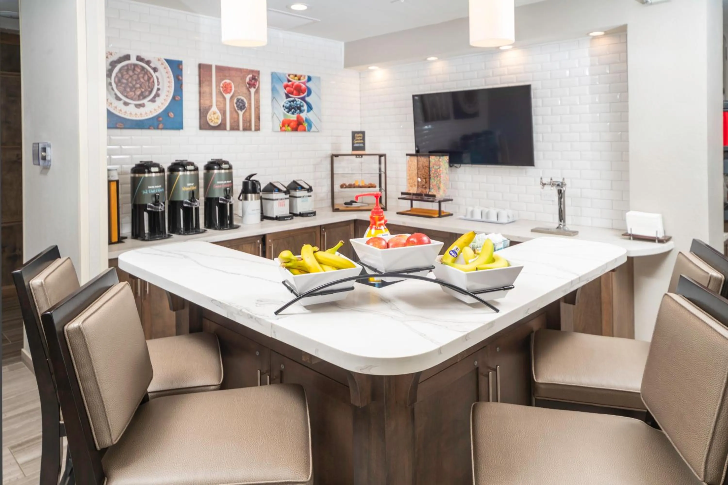 Breakfast in Staybridge Suites Florence - Cincinnati South by IHG