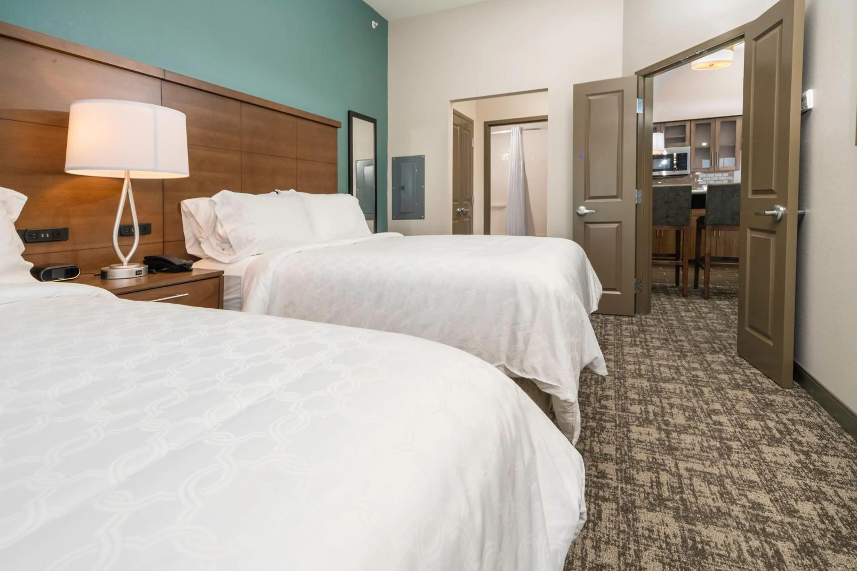 Photo of the whole room, Bed in Staybridge Suites Florence - Cincinnati South by IHG