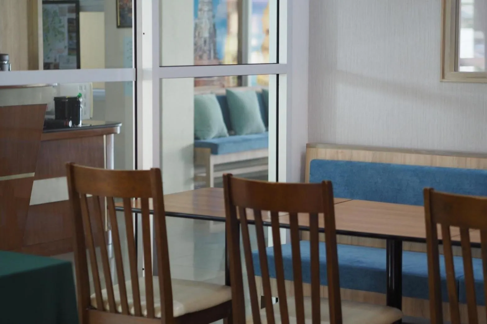 Dining area in Phromsuk Hotel Ayutthaya