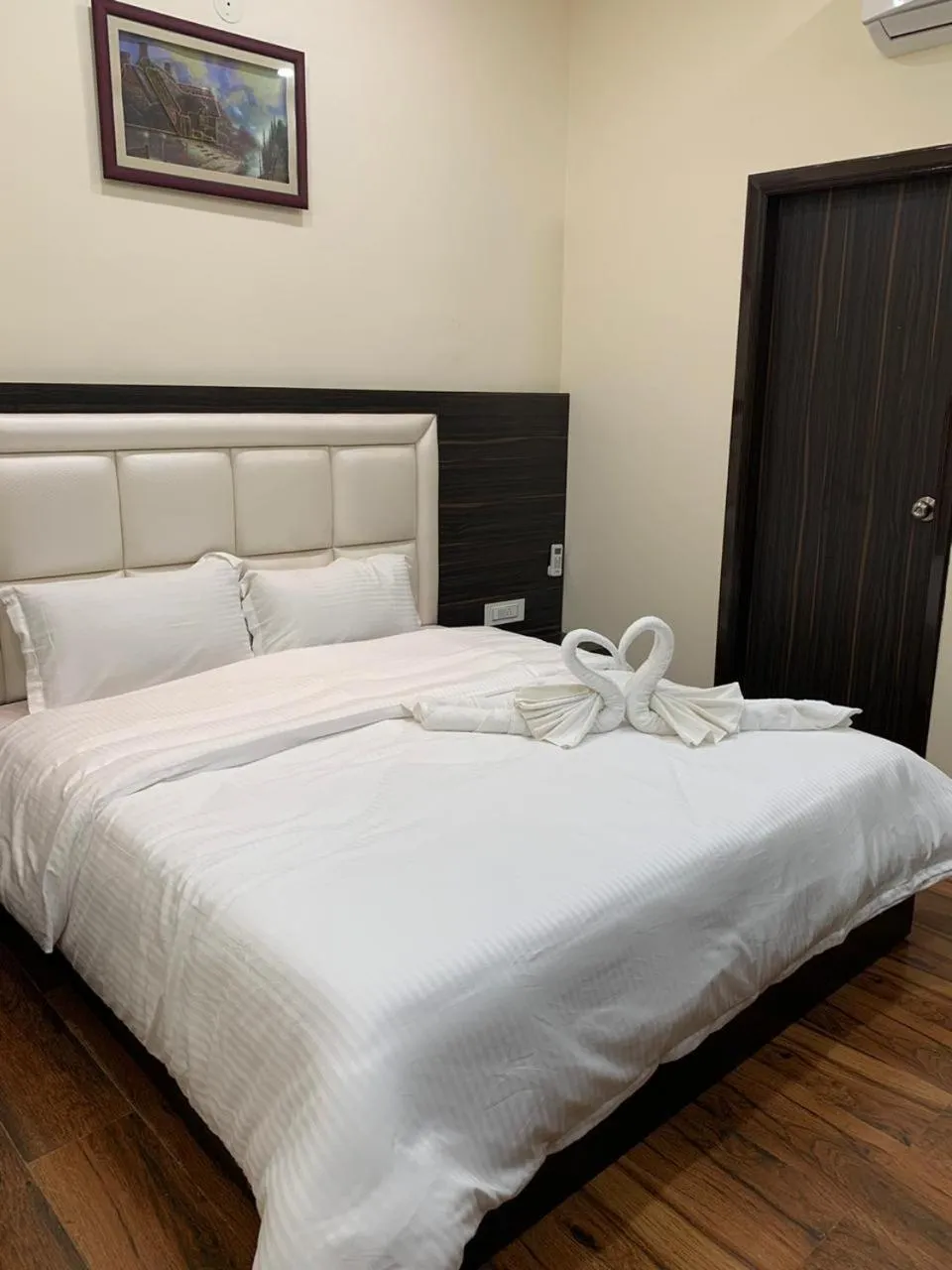 Bed in Hotel Kabir Residency