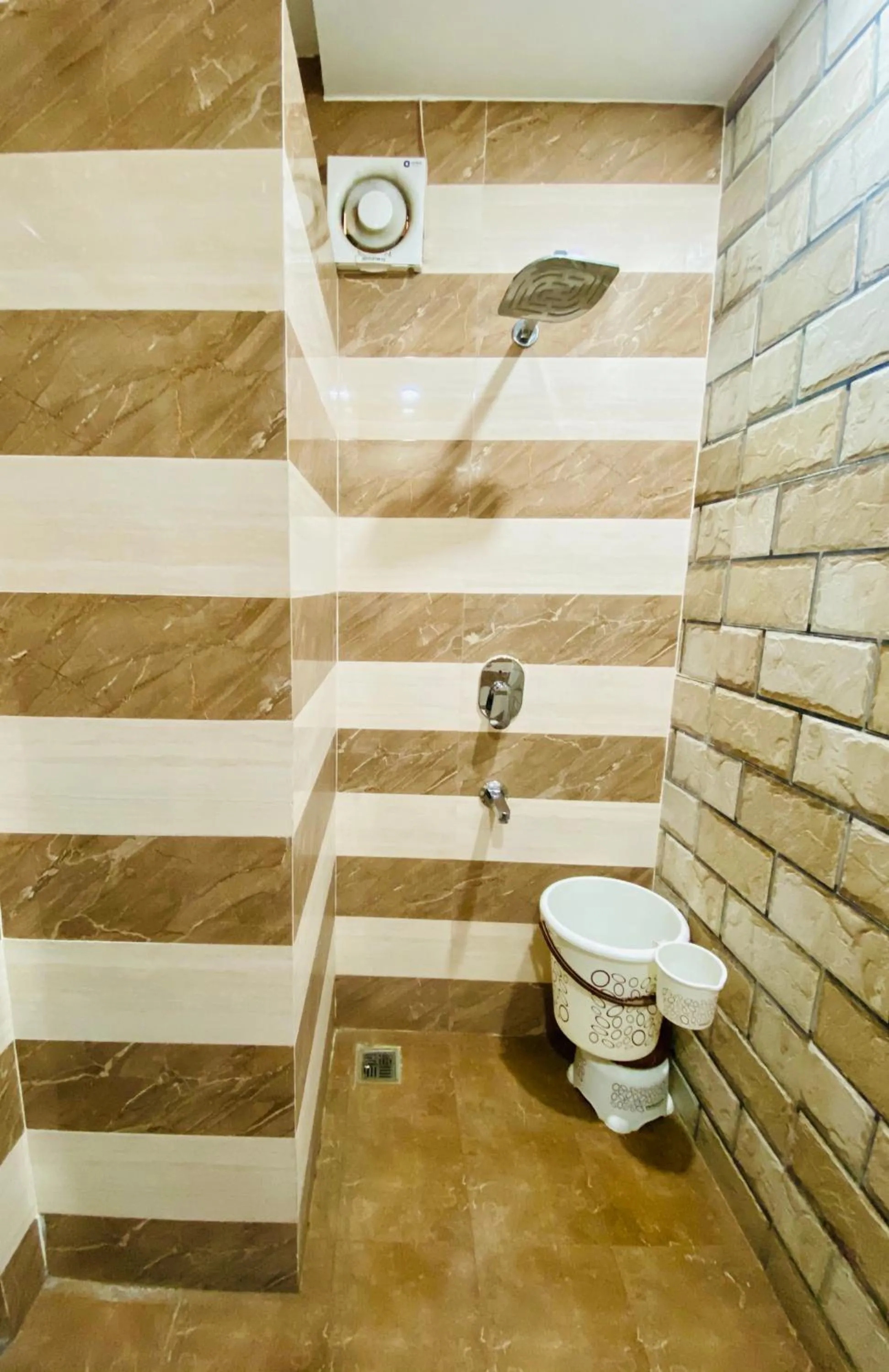 Bathroom in Hotel Kabir Residency