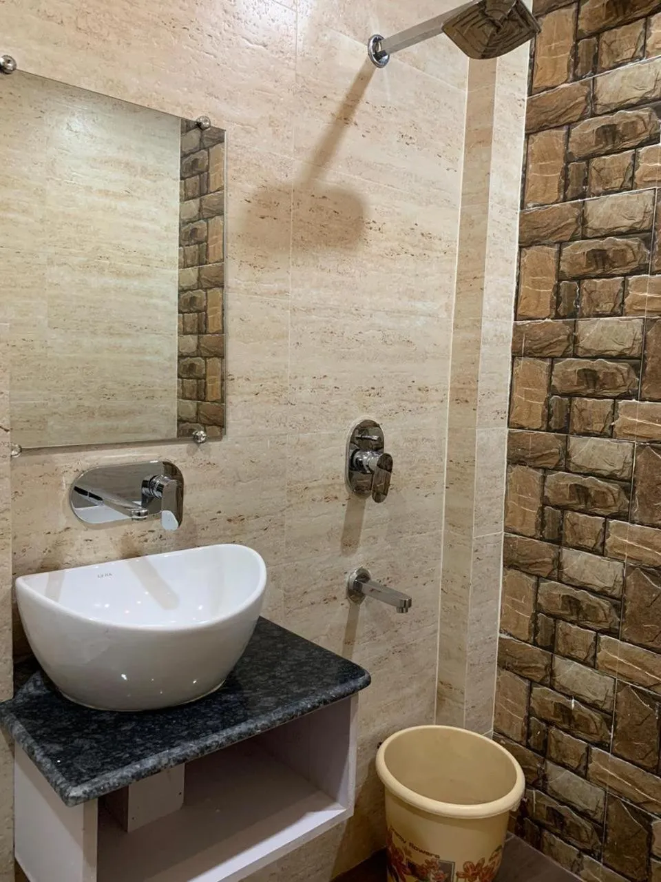 Bathroom in Hotel Kabir Residency