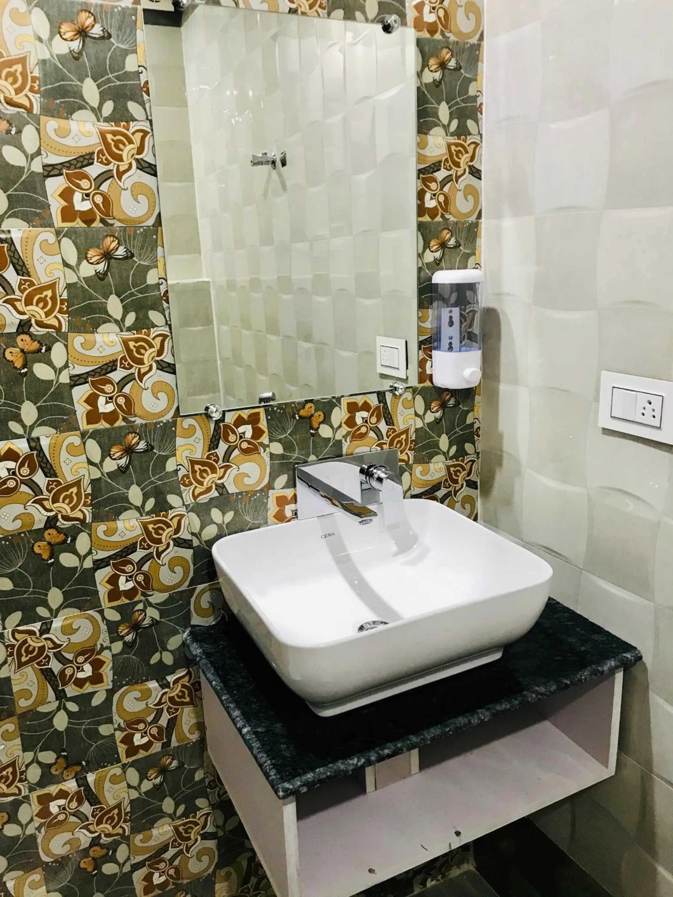 Bathroom in Hotel Kabir Residency