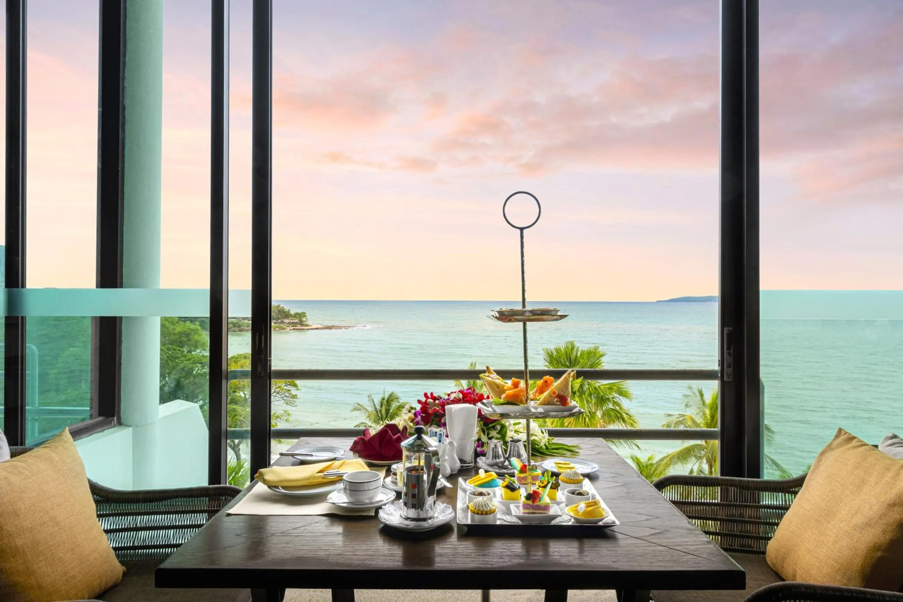 Food and drinks in Royal Wing Suites & Spa Pattaya