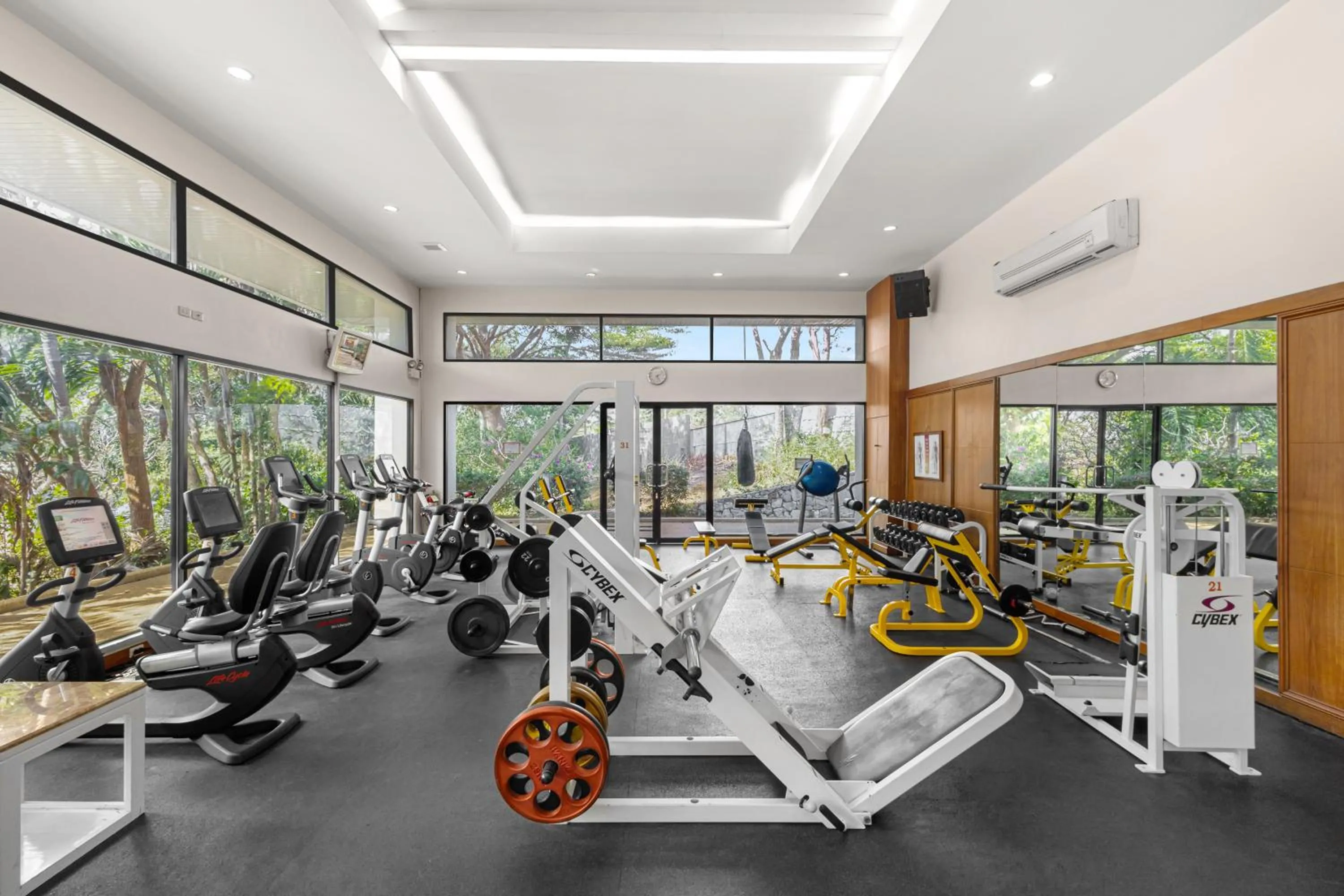 Fitness centre/facilities in Royal Wing Suites & Spa Pattaya