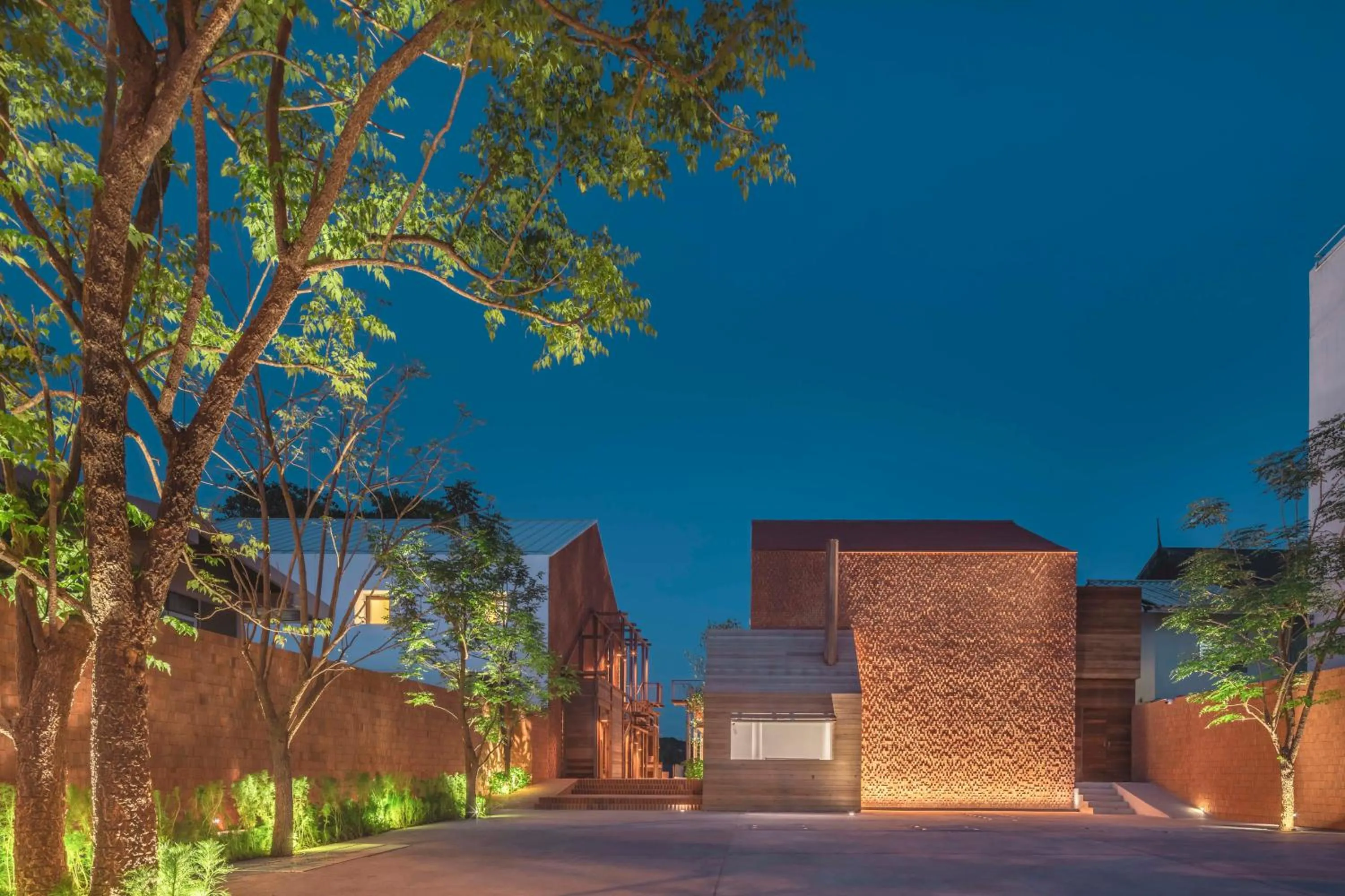 Facade/entrance in Baan Pomphet