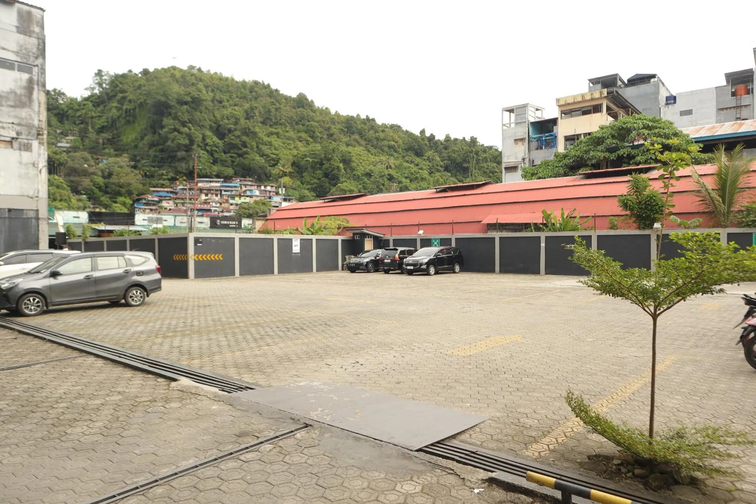 Parking in Fox Hotel Jayapura