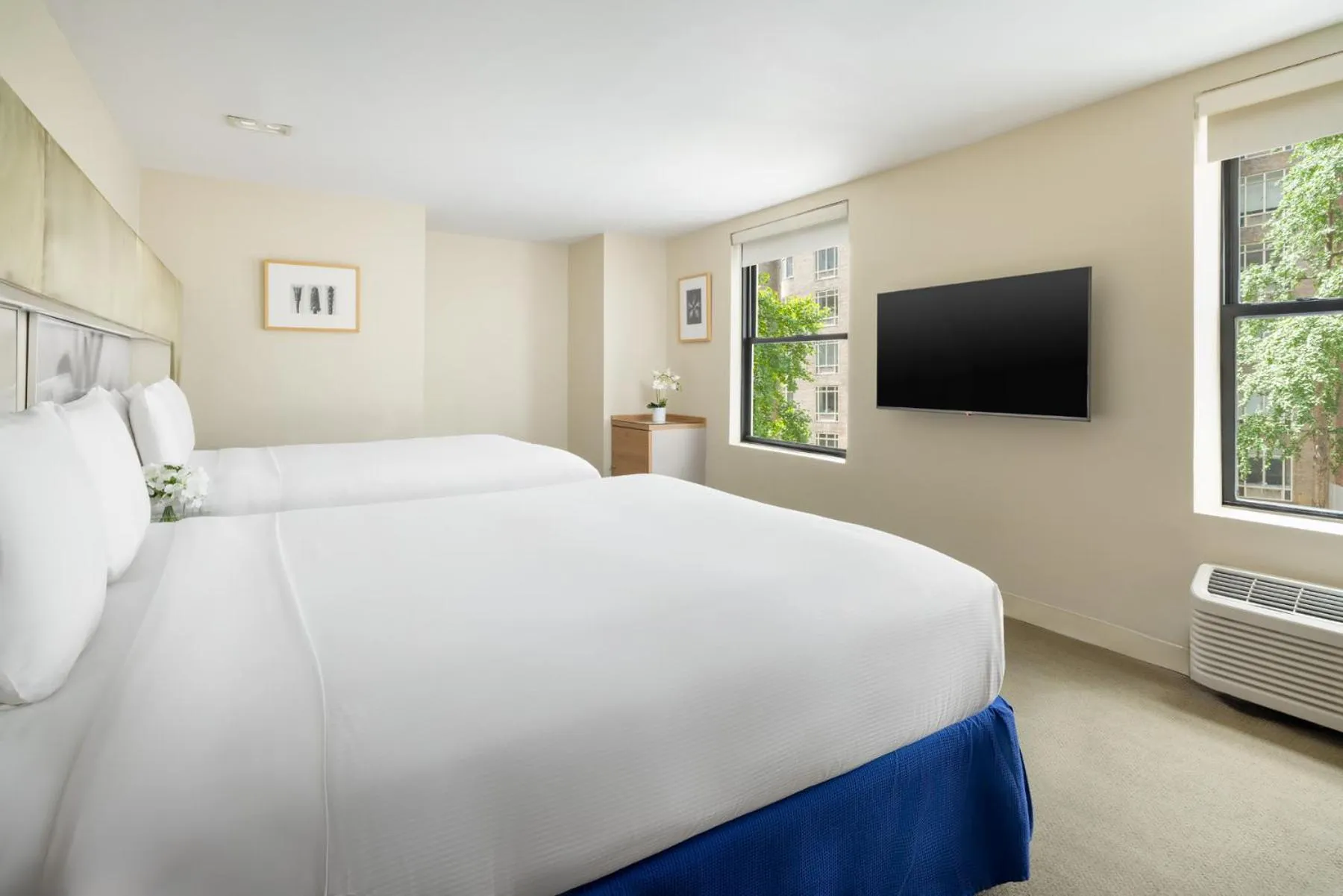 Bed in Shoreham Hotel