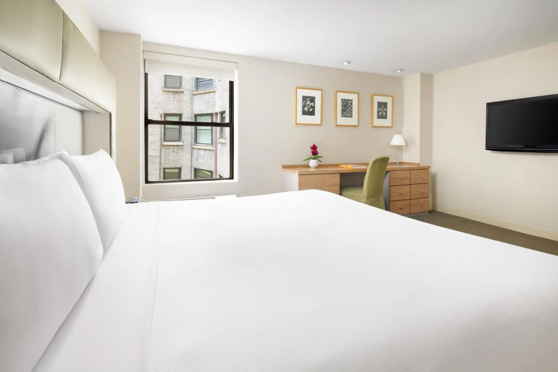 Bed in Shoreham Hotel