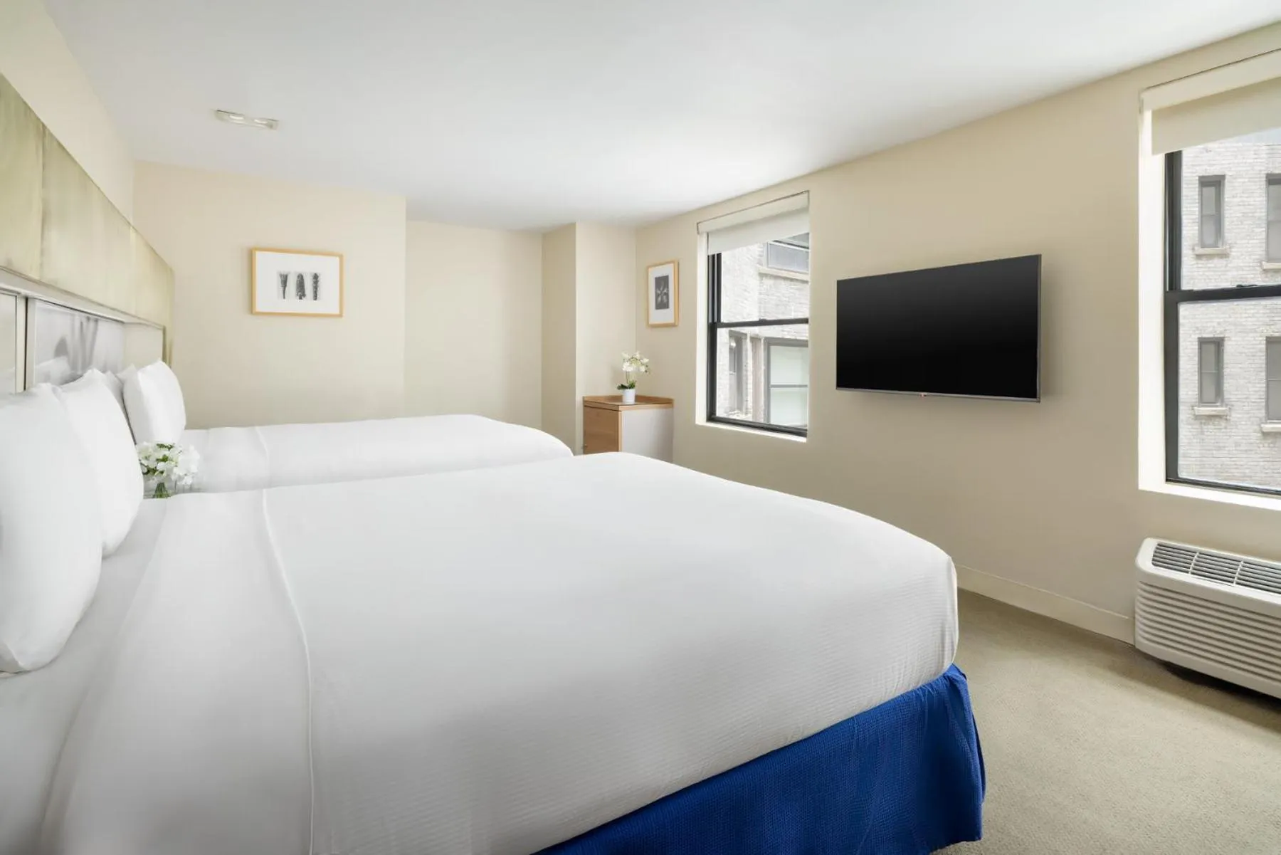 Bed in Shoreham Hotel