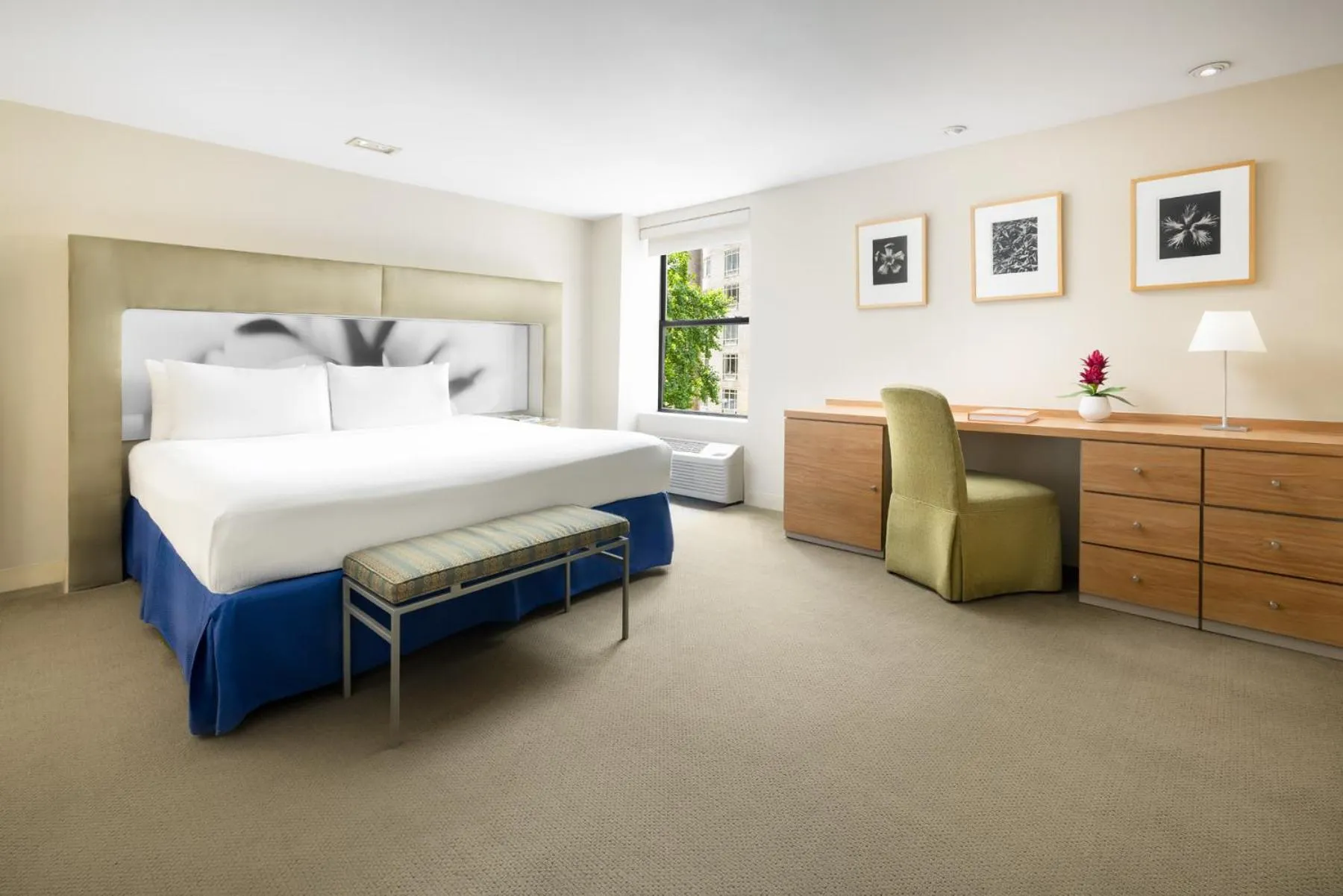 Bed in Shoreham Hotel