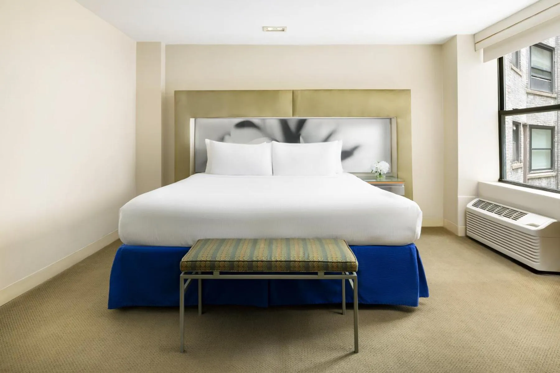 Bed in Shoreham Hotel