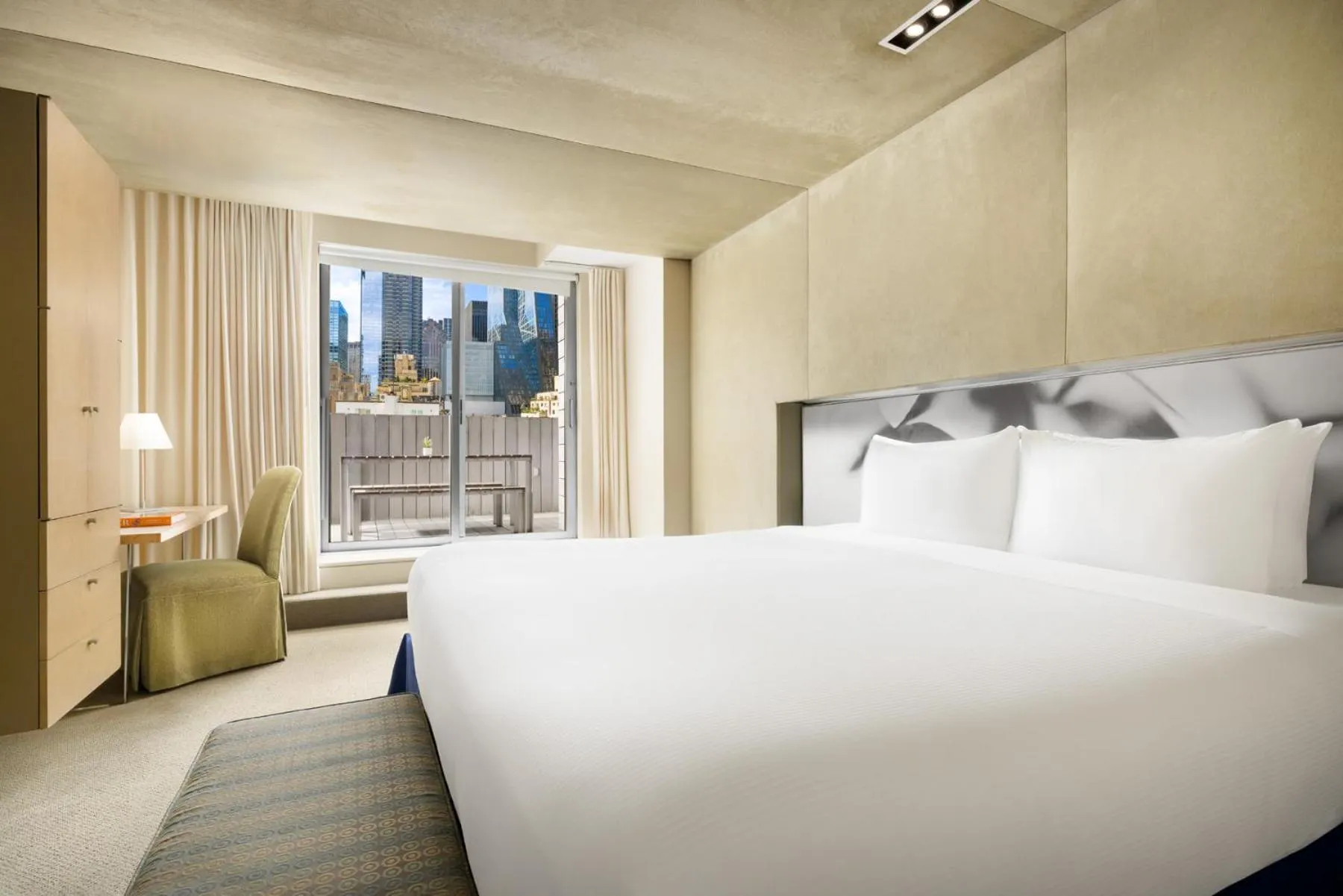 Bed in Shoreham Hotel