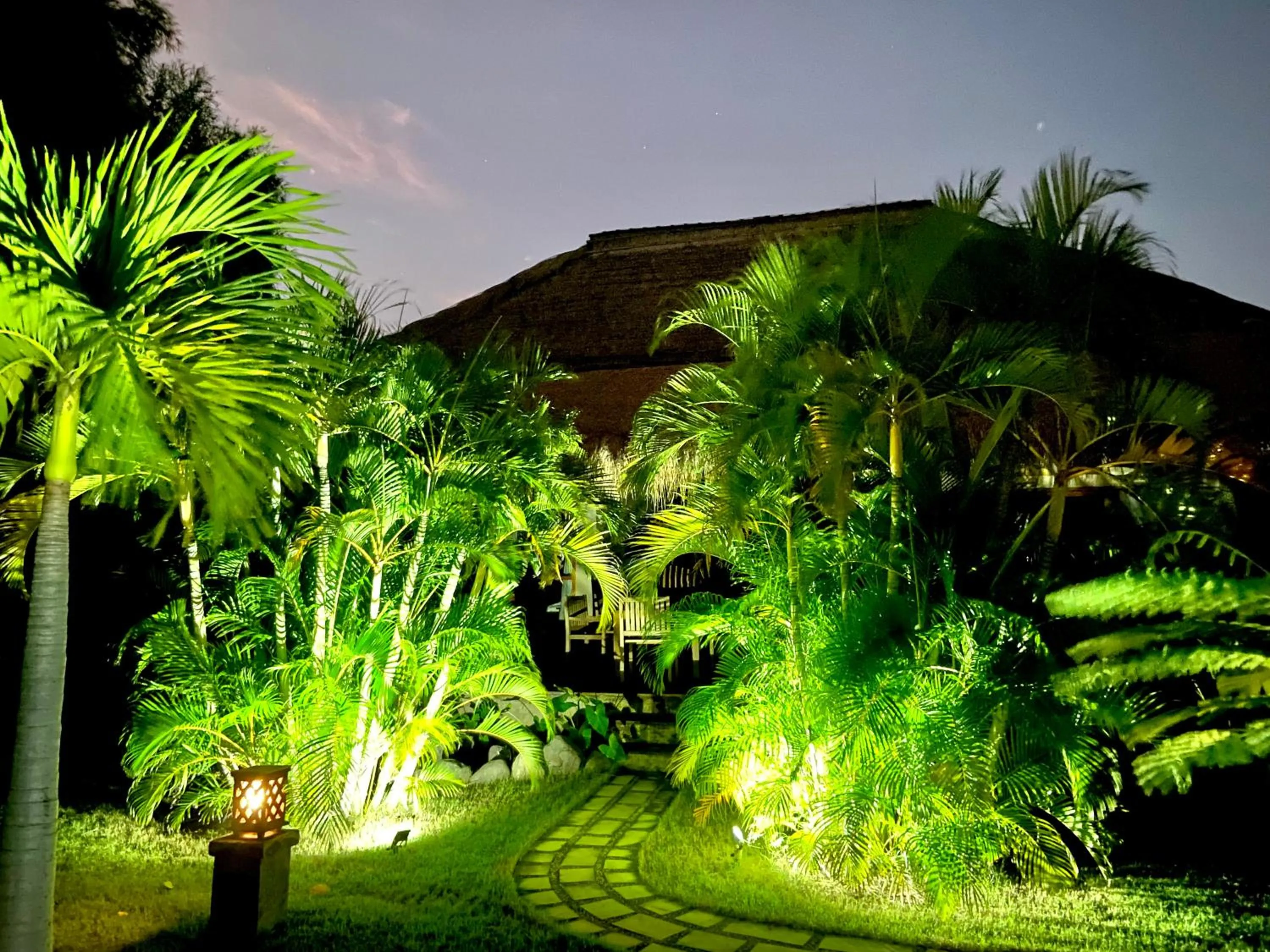 Sunia Loka Bungalows & Dive Center