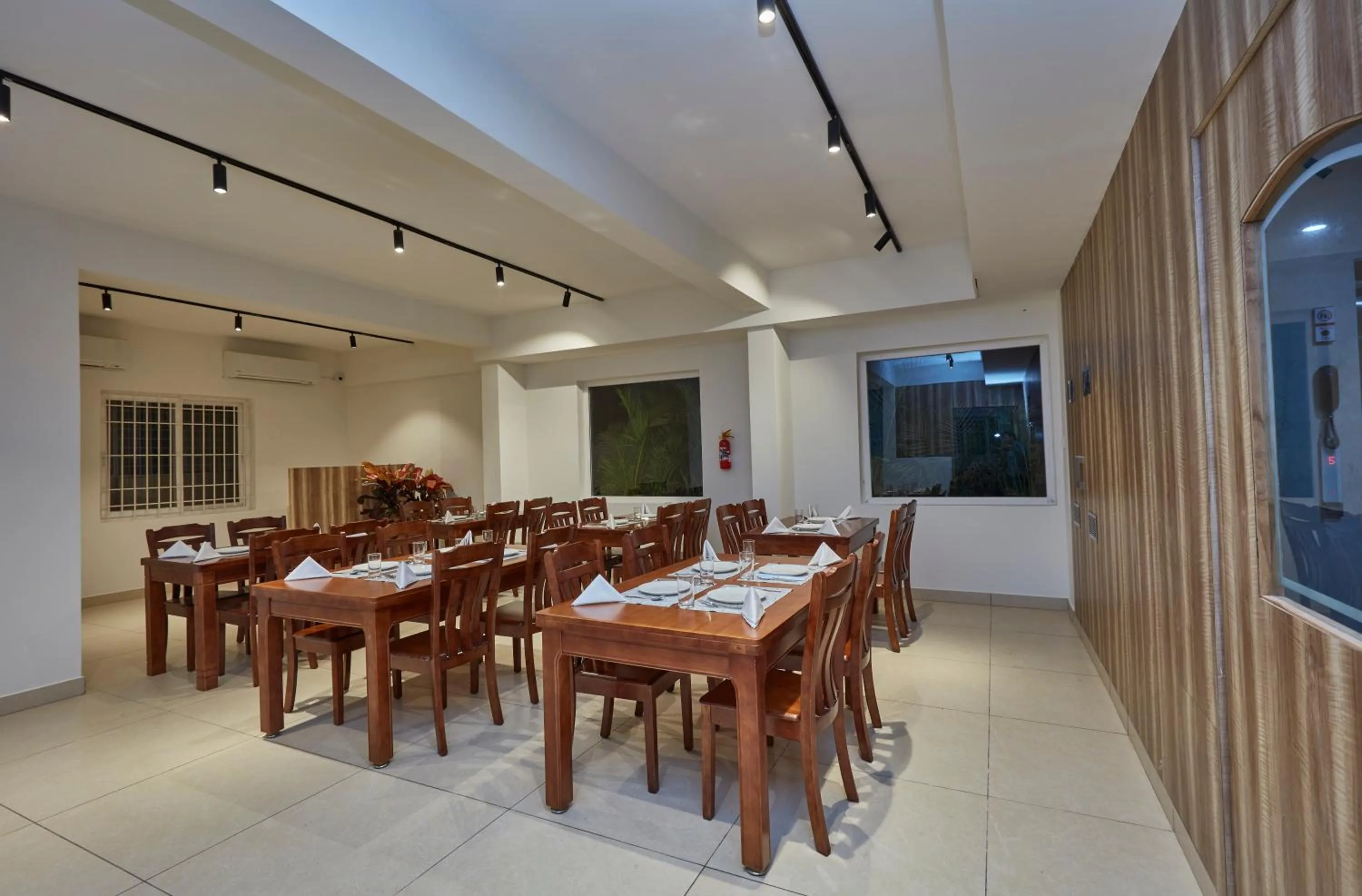 Dining area in The Continentti Whitefield