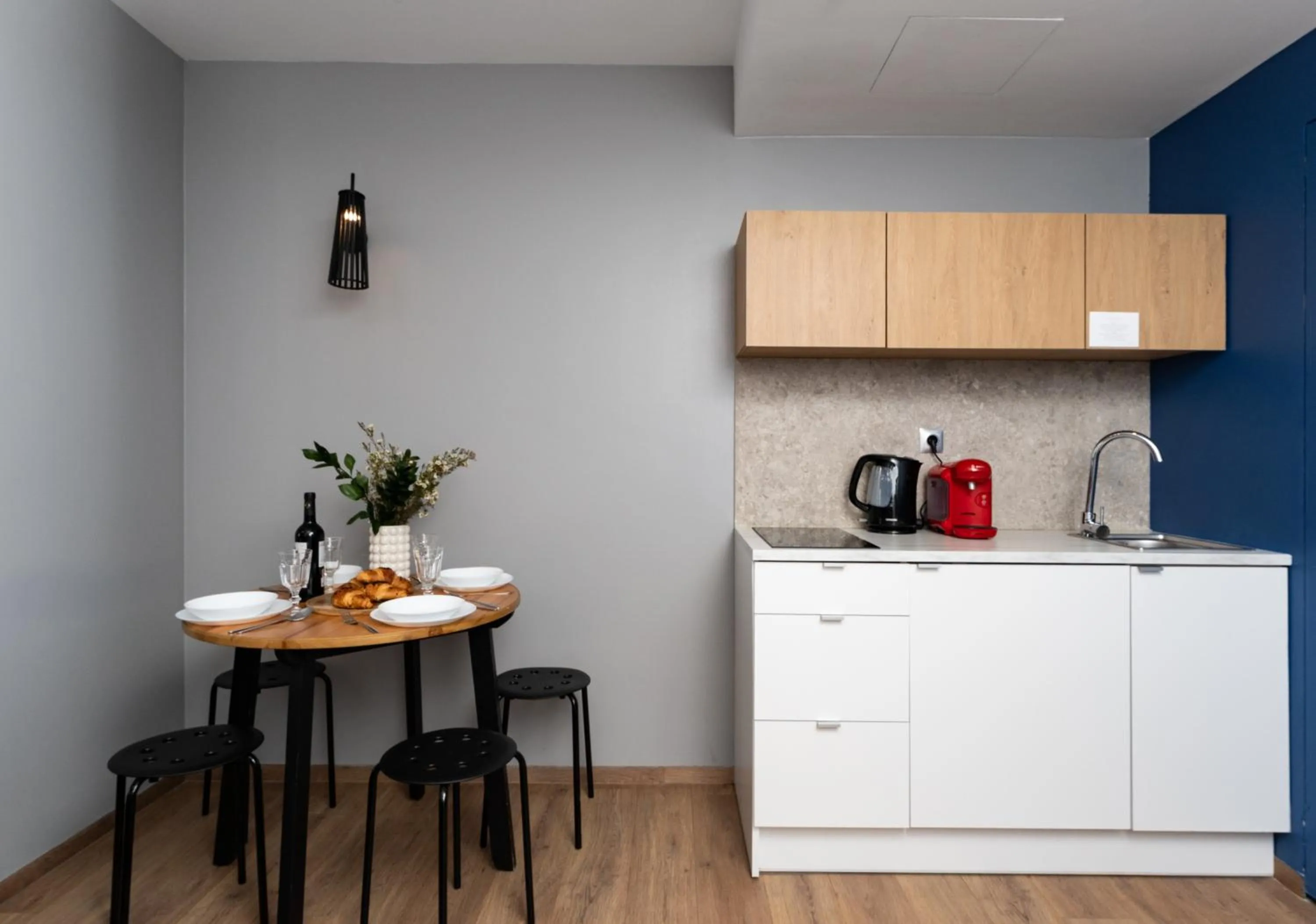 Coffee/tea facilities in Szewska 7 Apartments