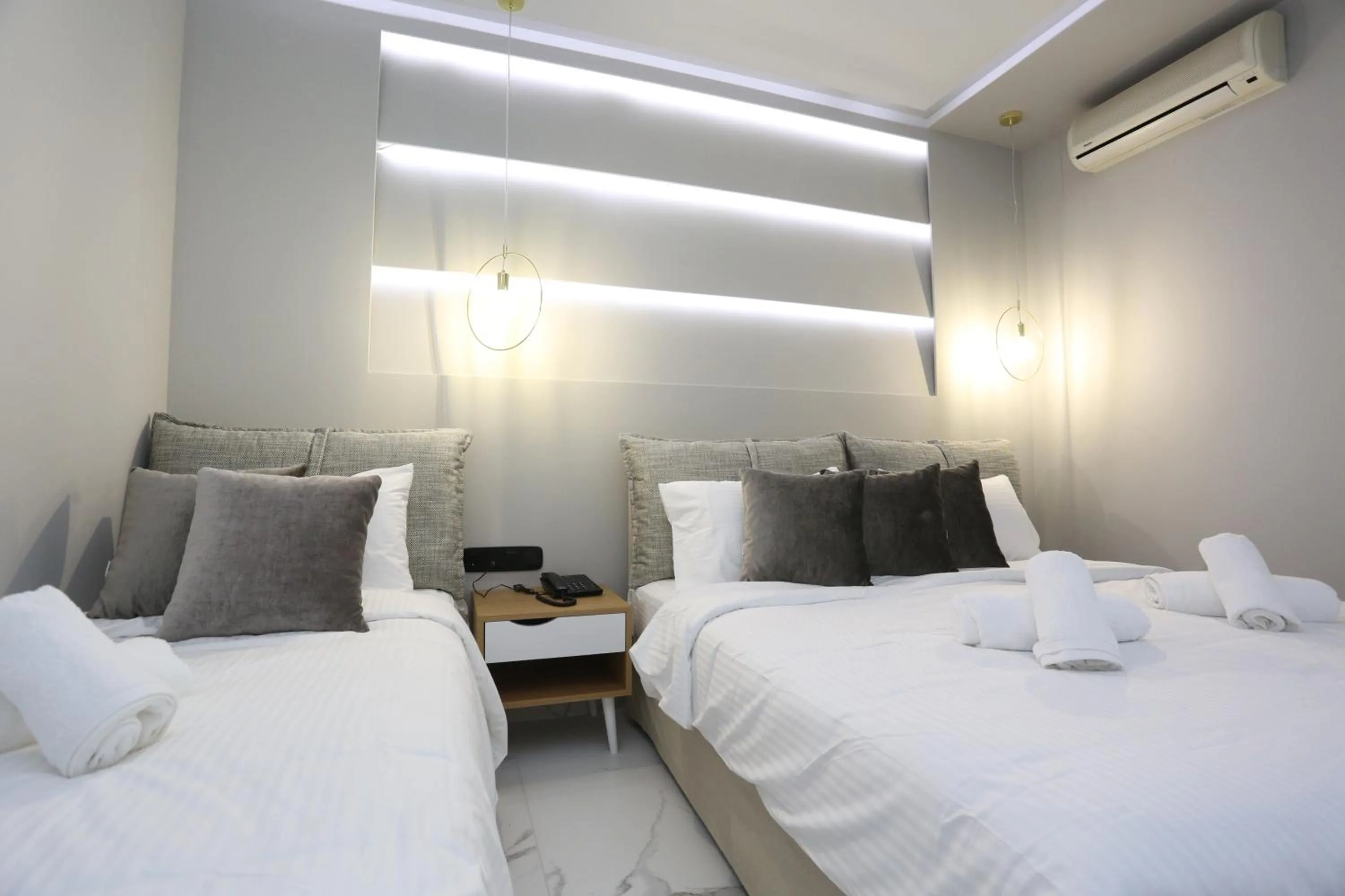 Bedroom, Bed in Tropical