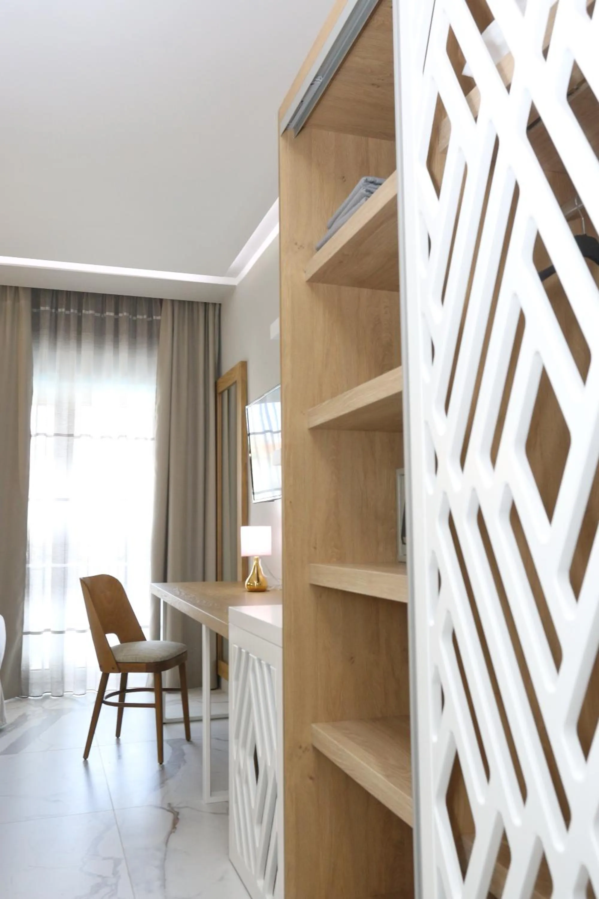 wardrobe in Tropical