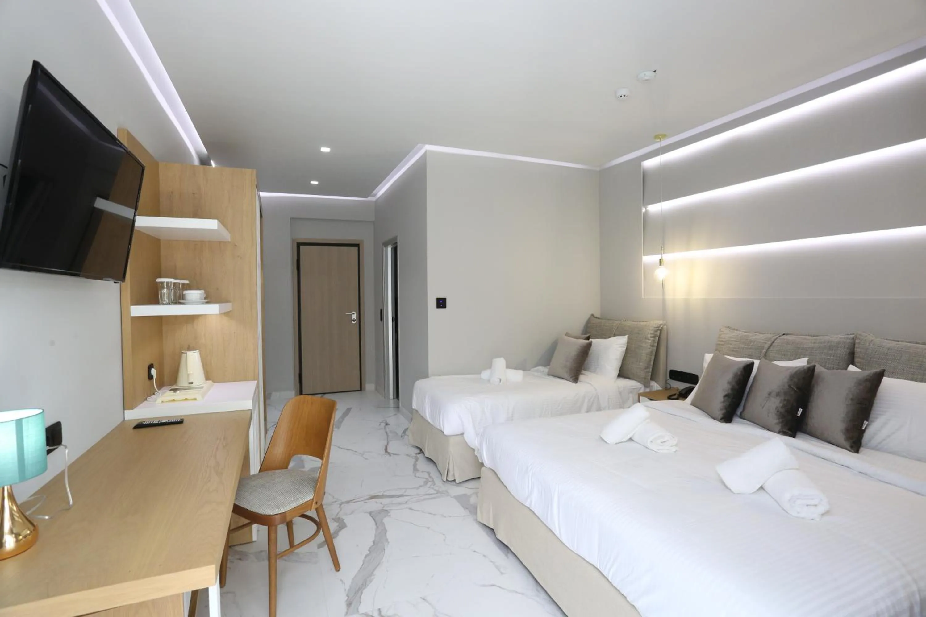 Bedroom, Bed in Tropical