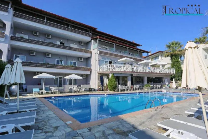 Swimming pool in Tropical