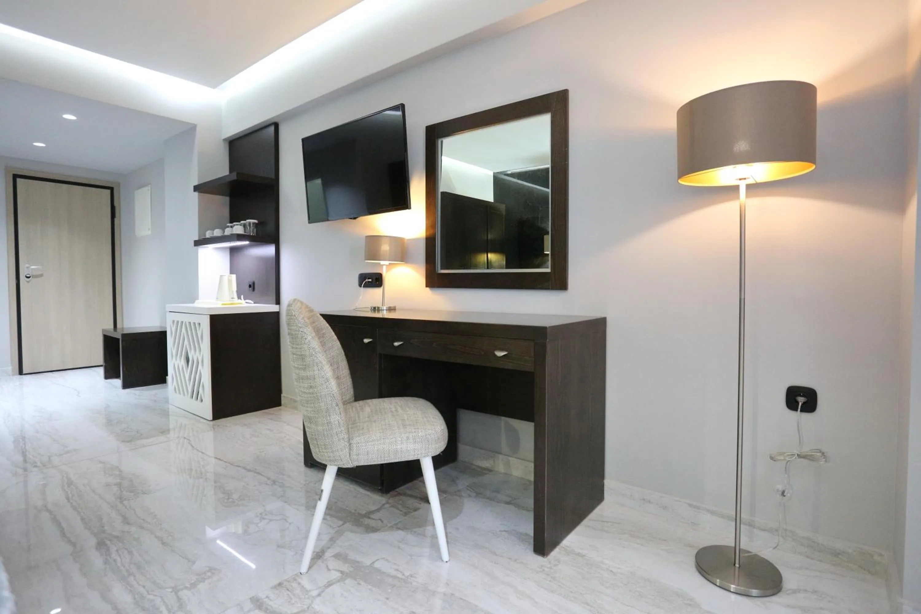 TV and multimedia in Tropical