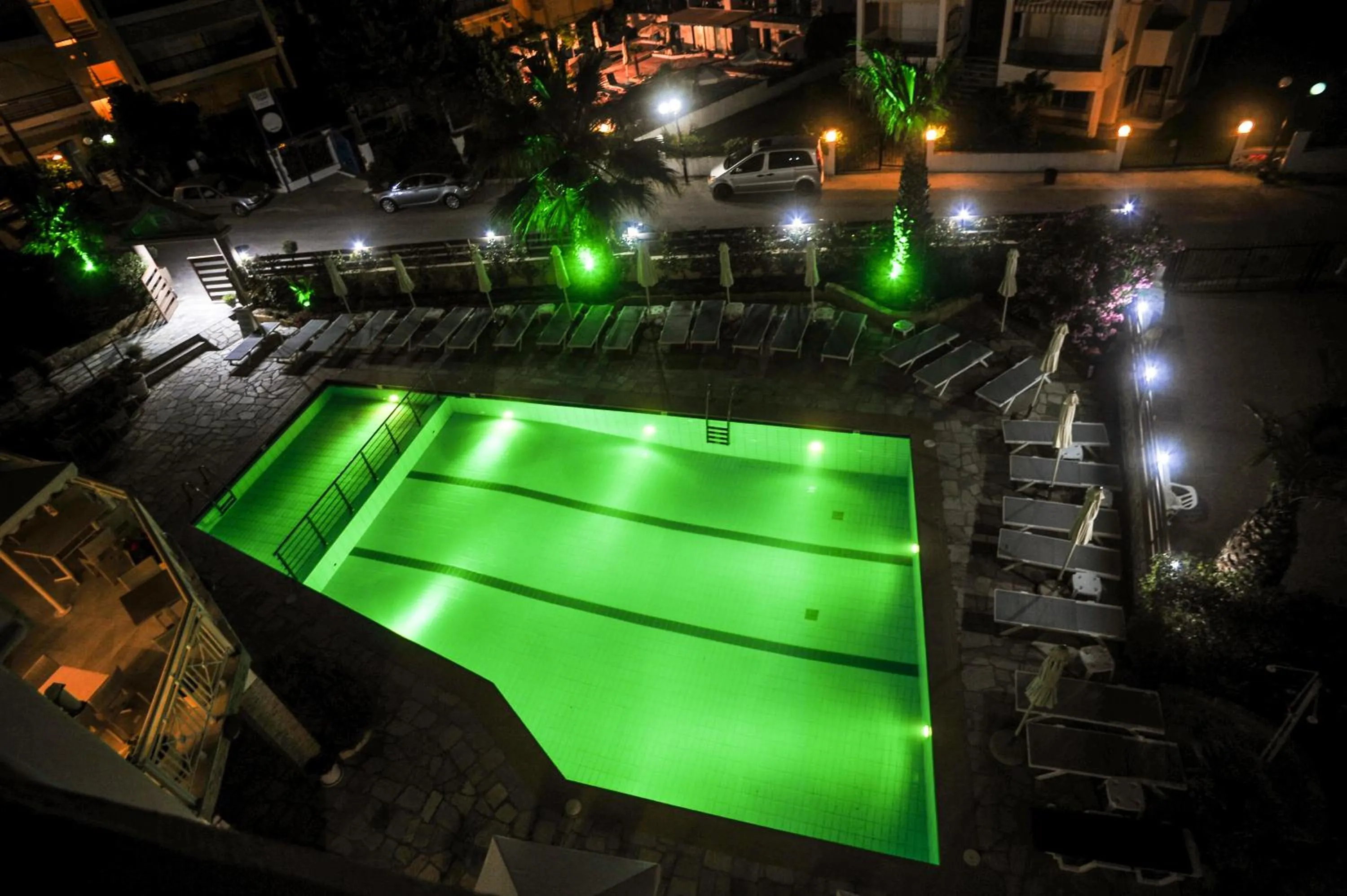 Swimming pool in Tropical