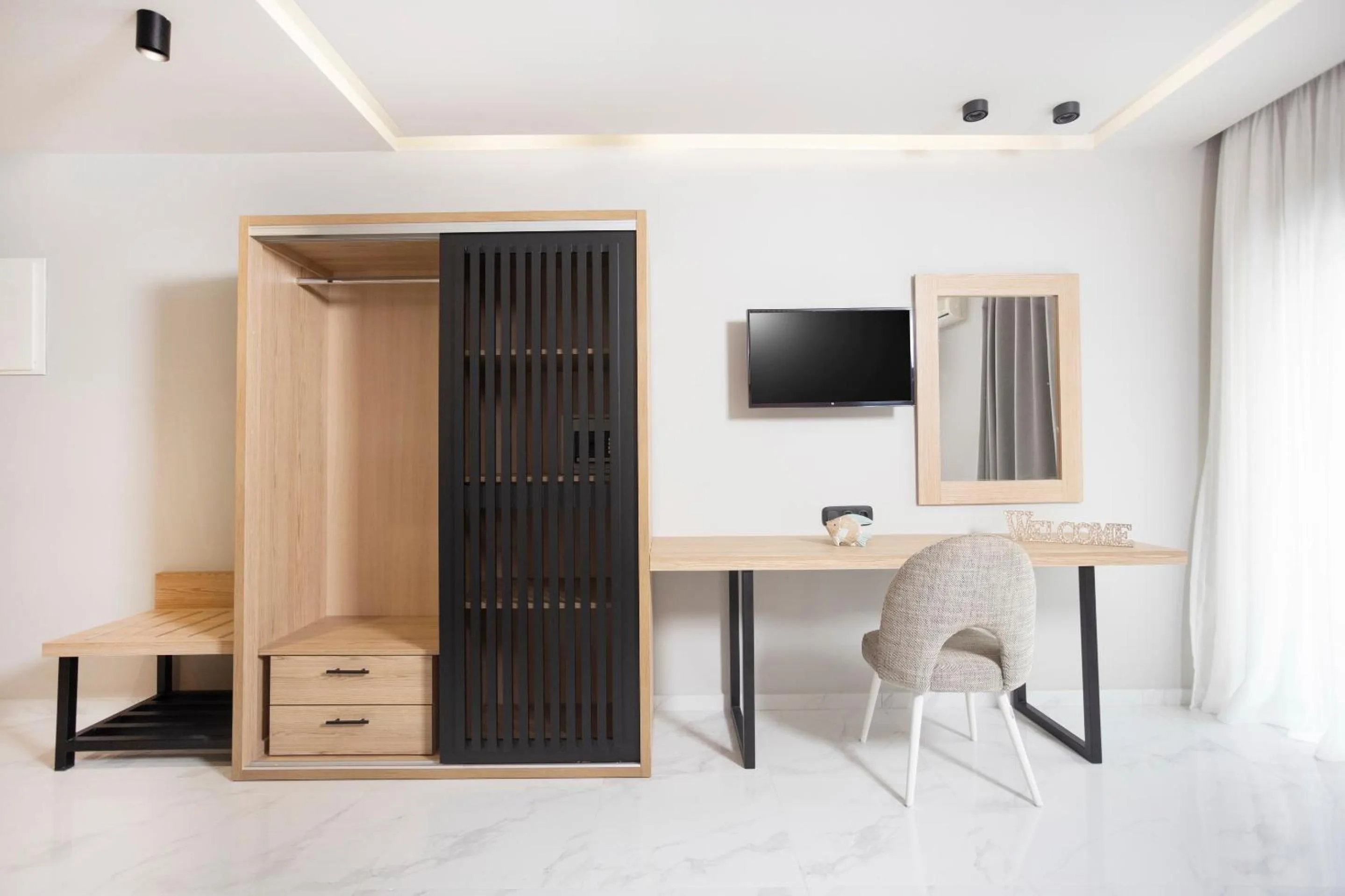 TV and multimedia in Tropical