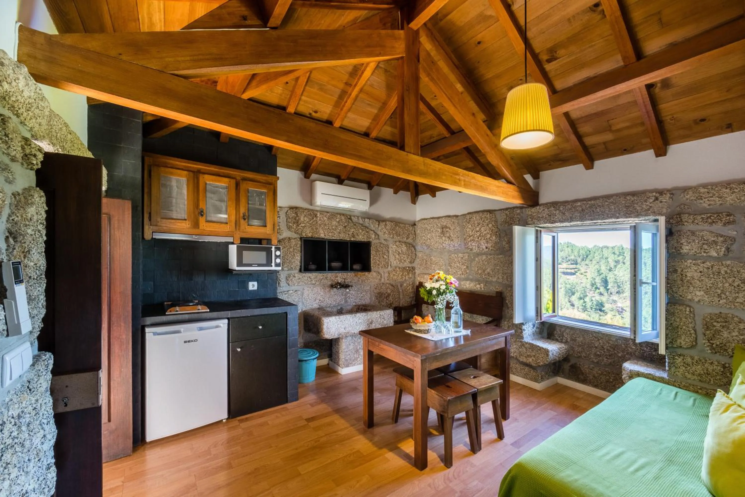 Kitchen or kitchenette in Quinta da Pousadela - Agroturismo