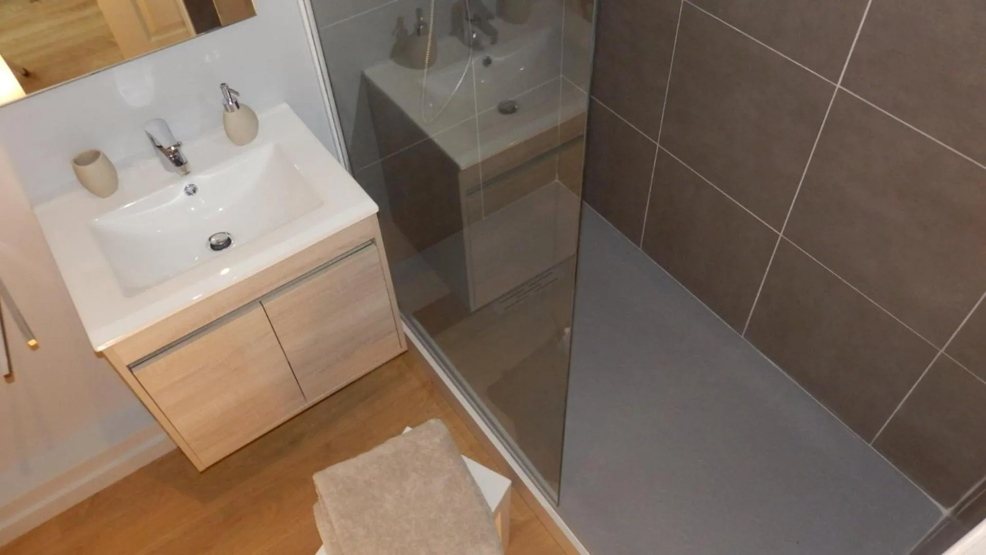 Shower in Chez Blandine & Pol