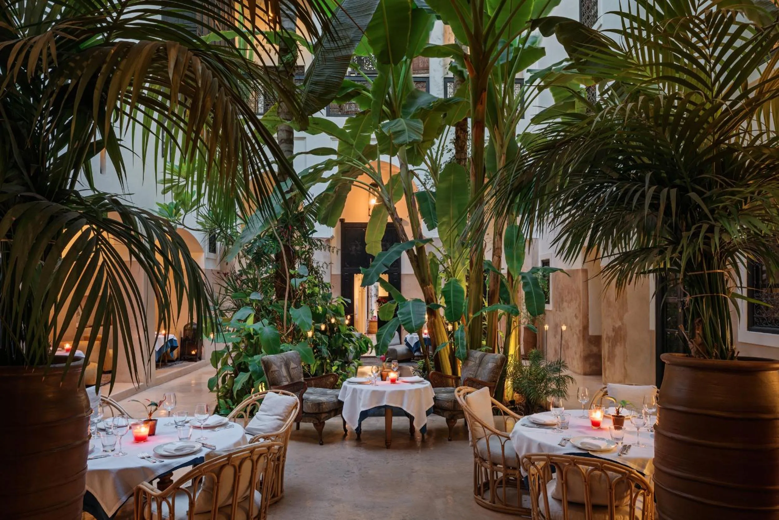 Restaurant/places to eat in 72 Hotel & Spa