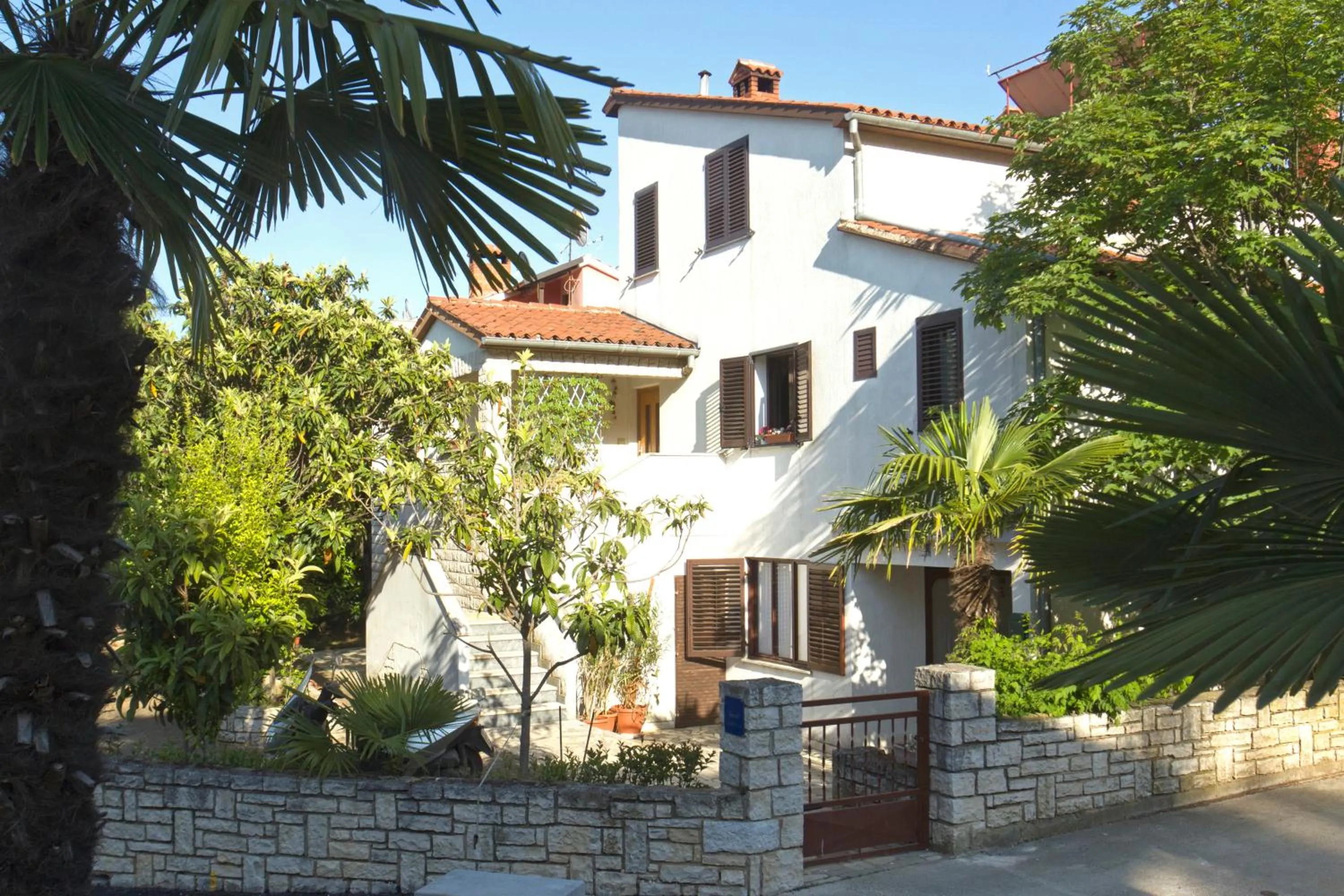Facade/entrance in Apartments Mladenka