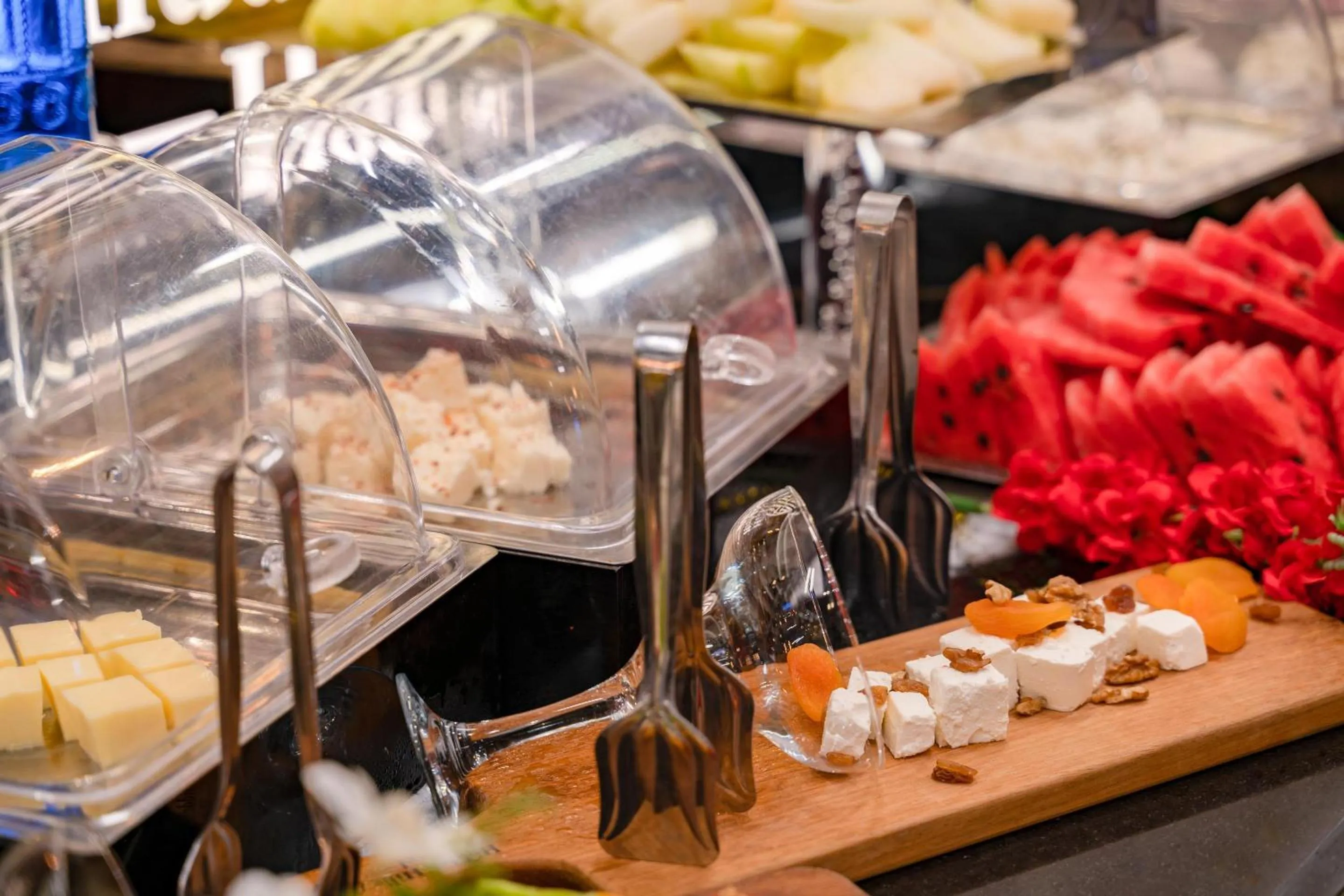 Restaurant/places to eat in Best Western Premier Hidden Hills Hotel