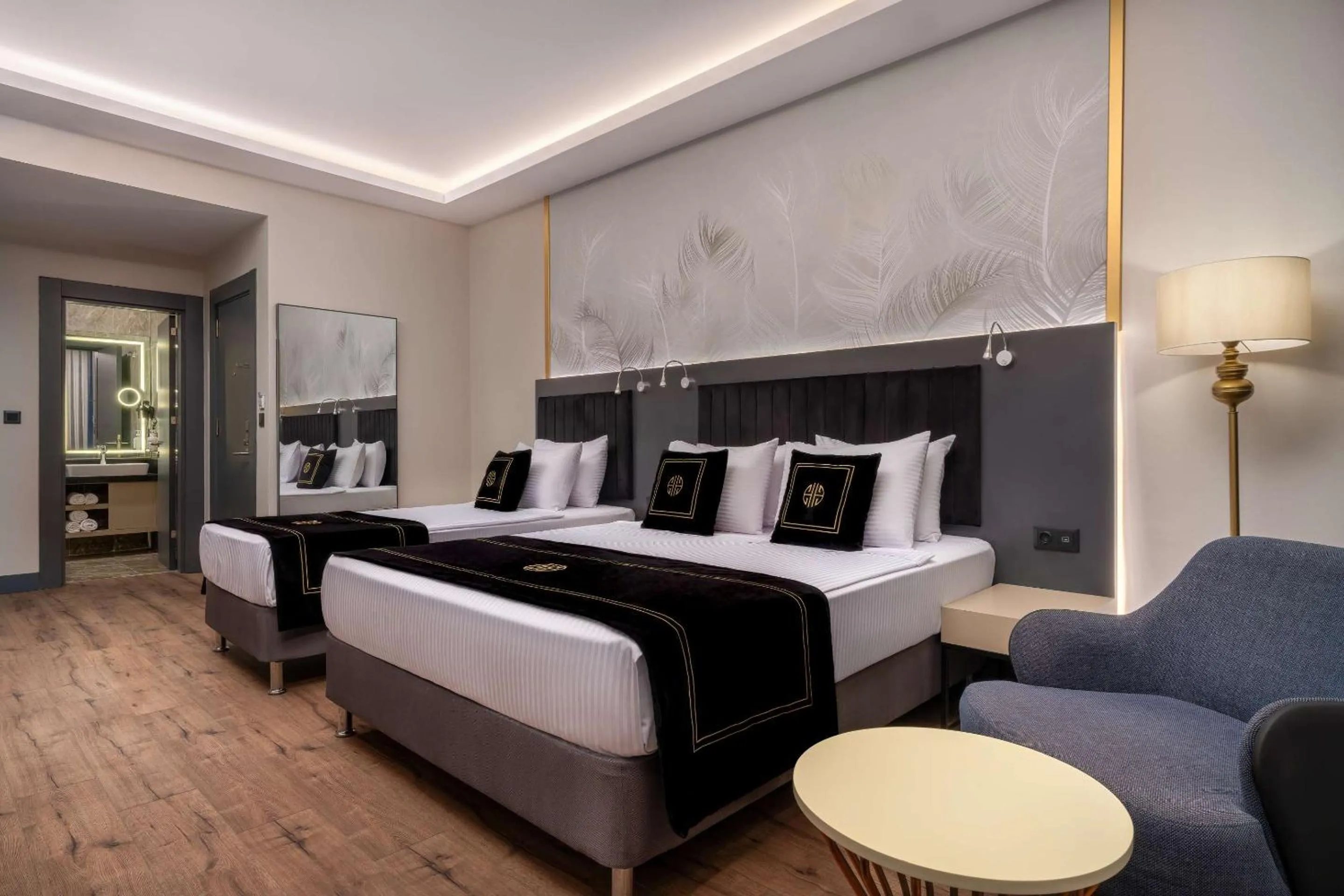 Bedroom, Bed in Best Western Premier Hidden Hills Hotel