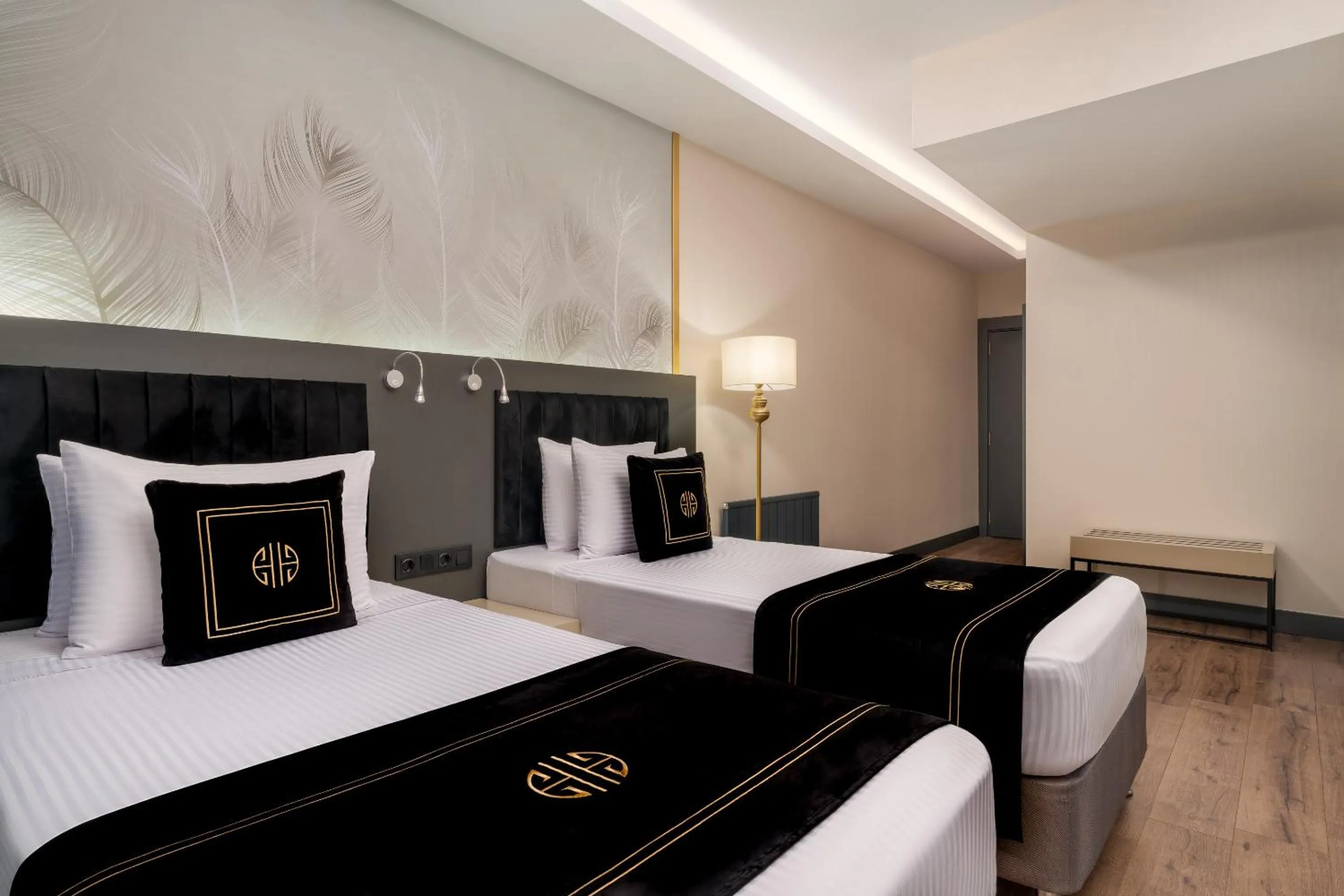 Other, Bed in Best Western Premier Hidden Hills Hotel