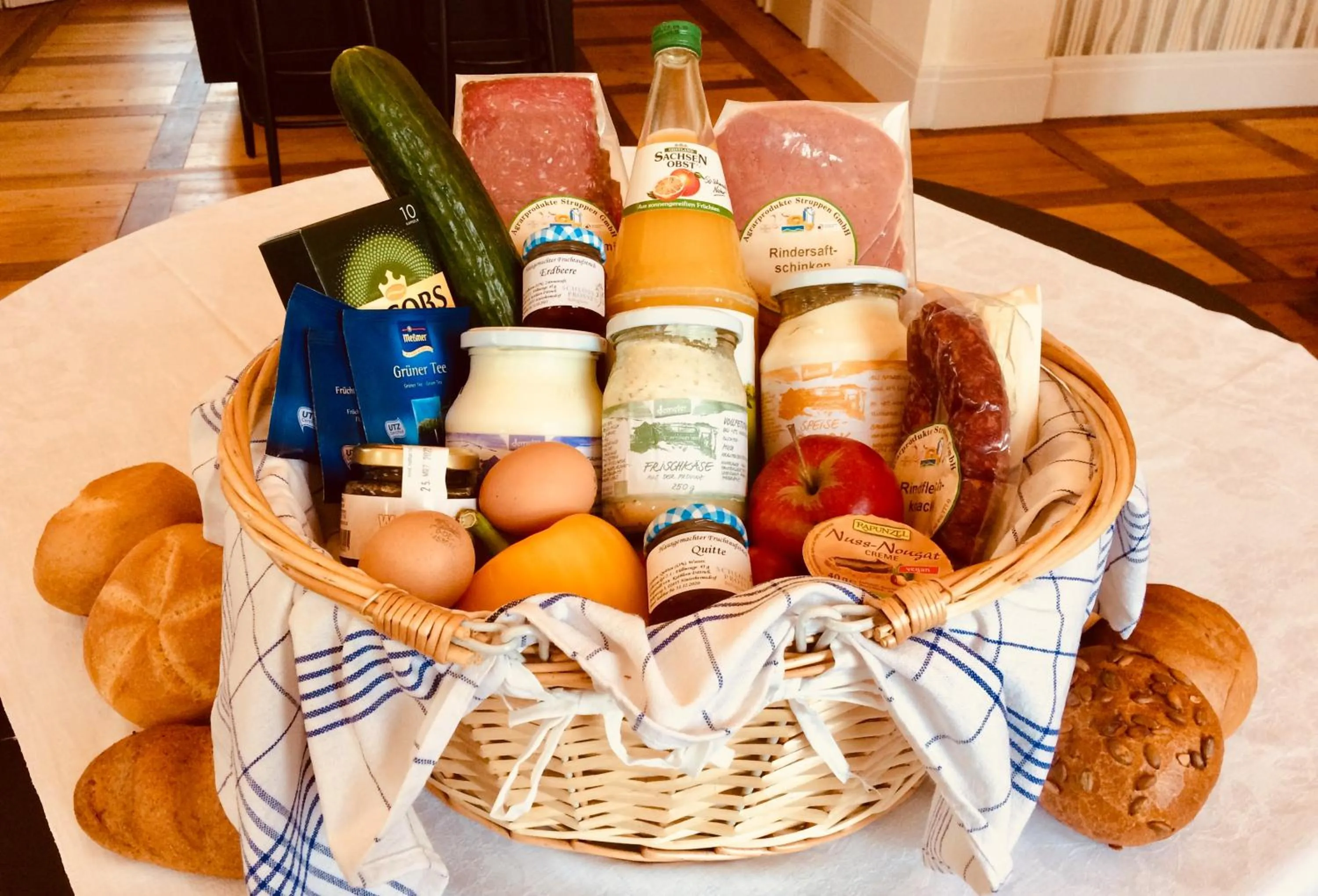 Breakfast in Schloss Prossen