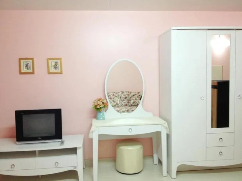 Decorative detail in SK Muang Thong Thani